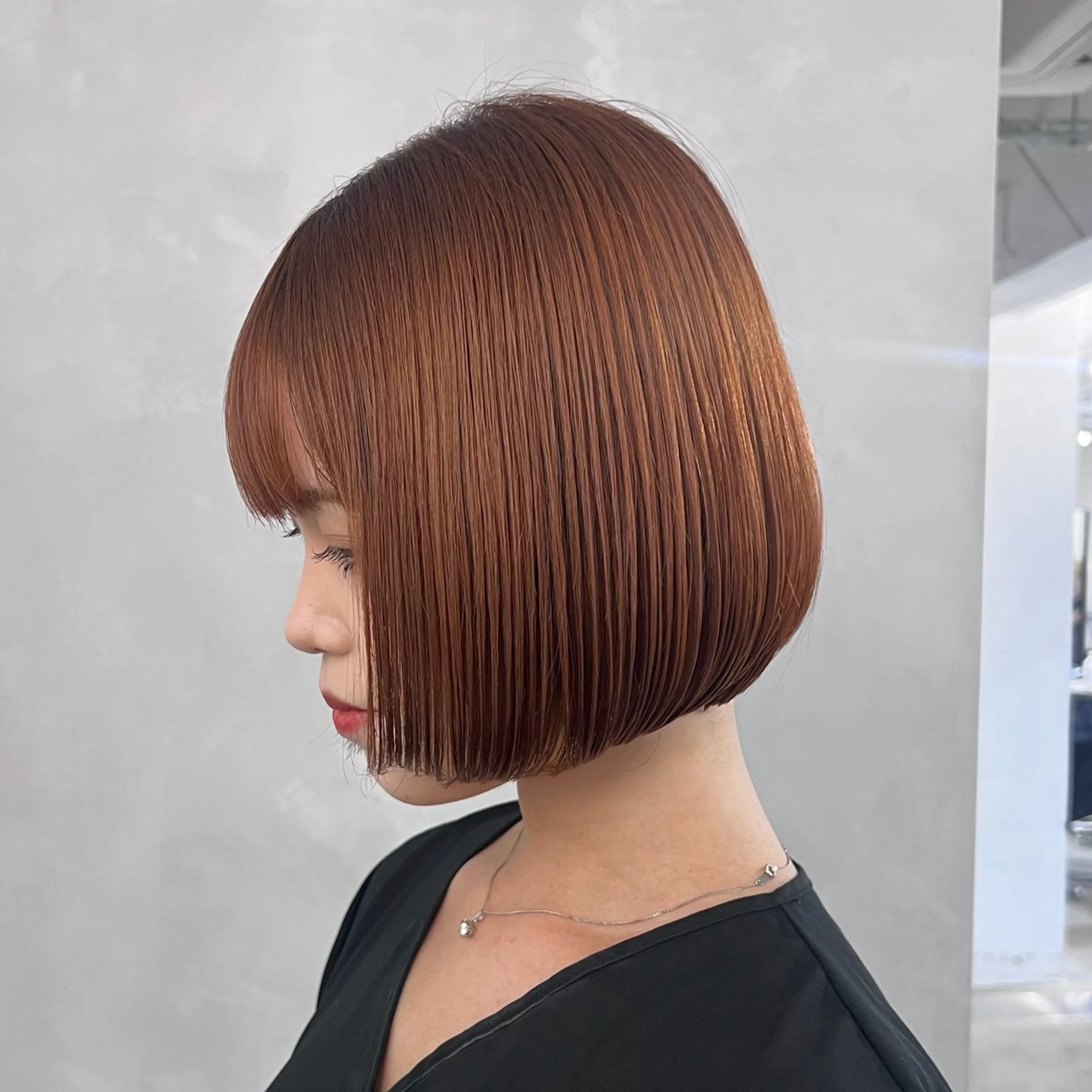 ミディアム カット foto所属・𝐁𝐋𝐔𝐄𝐓 /代表 / 荒井史行のヘアスタイル