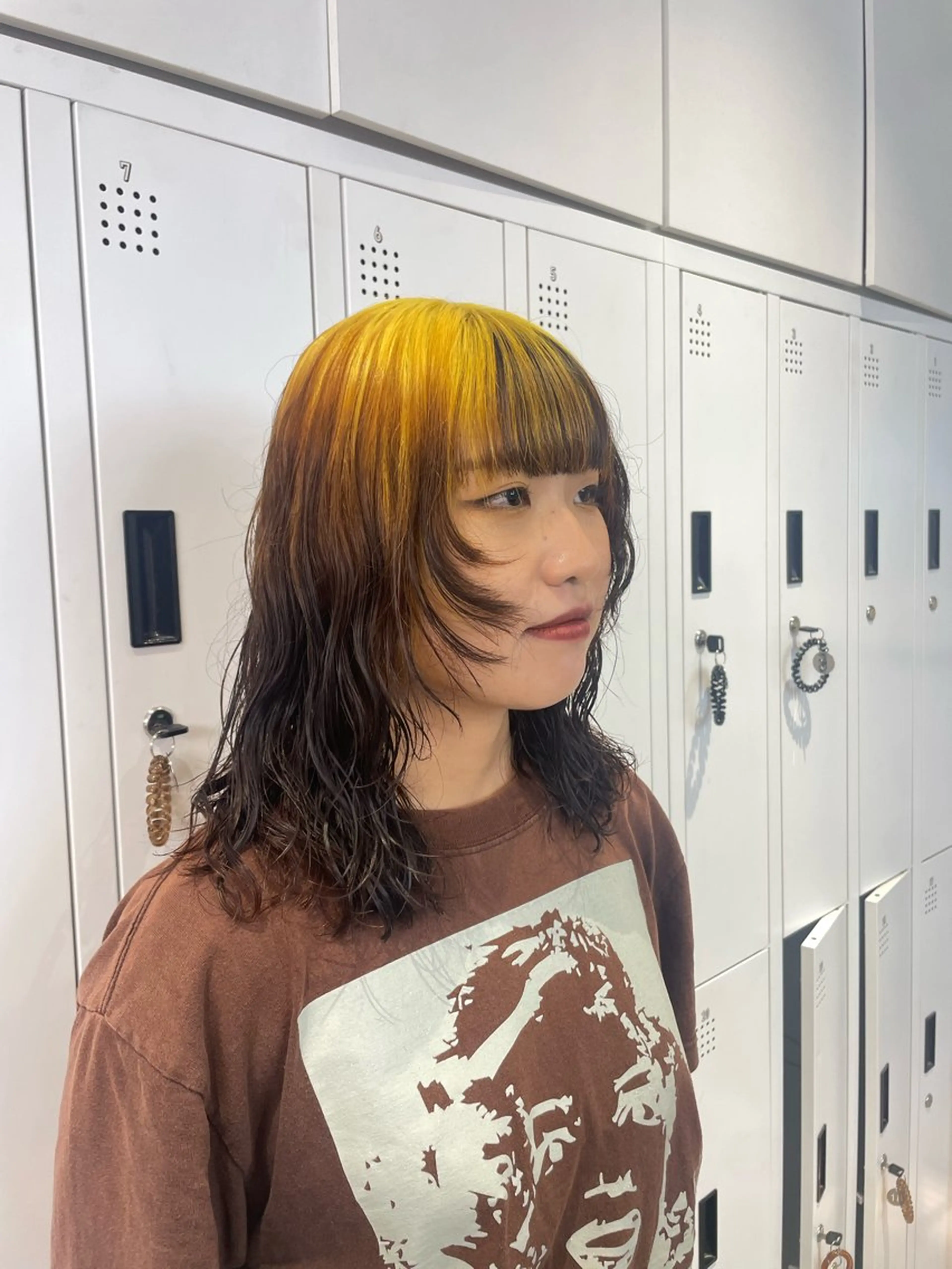 カラー ヘアカラー 🌟暖色系ハイトーン 🌟AIのヘアスタイル
