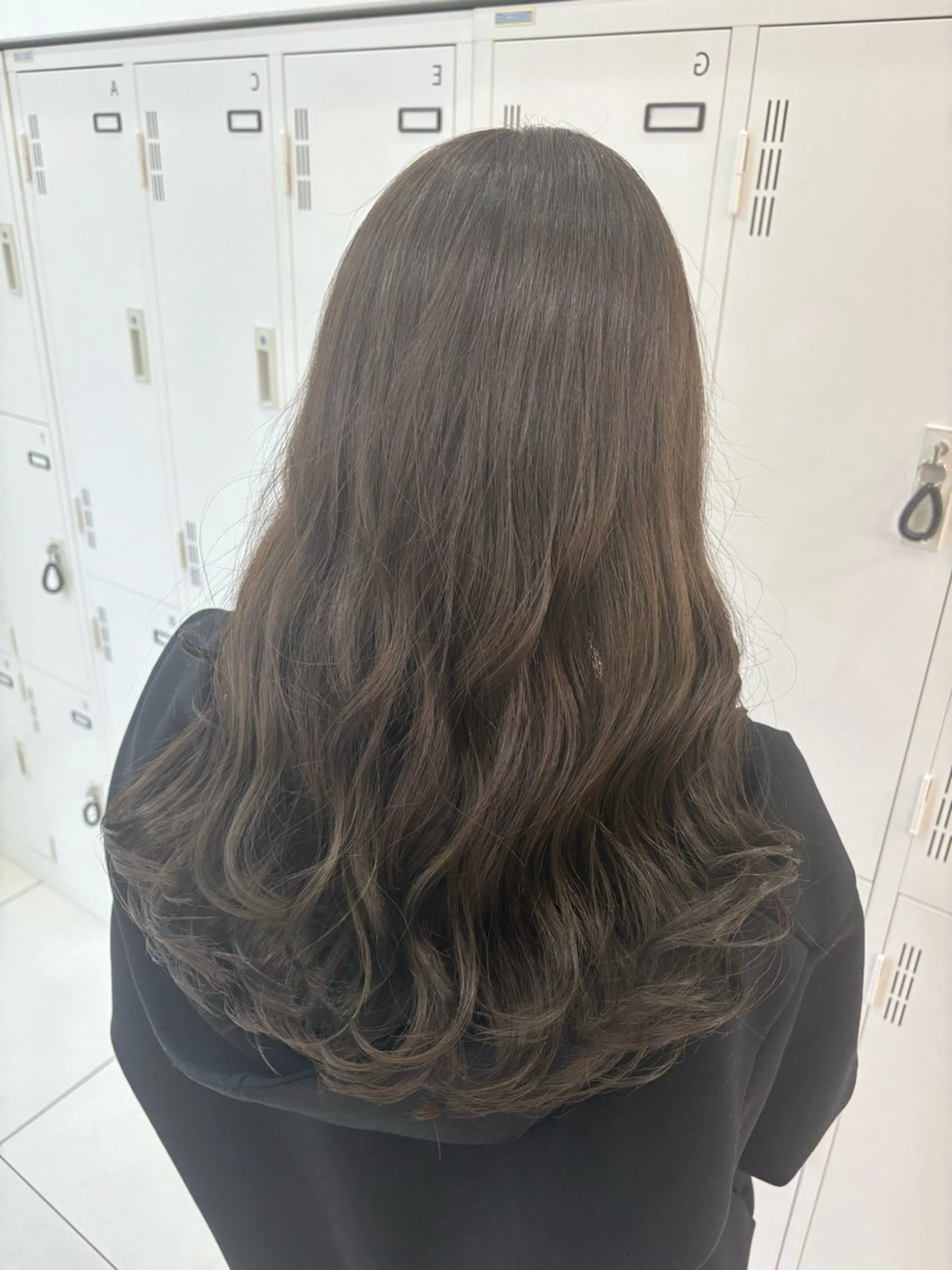 ロング カラー ショートボブ バレイヤージュ ベージュカラー ブリーチ ケアブリーチ カット ヘアカラー トリートメント 髪質改善/艶カラー/ メンズパーマ/鈴木のヘアスタイル
