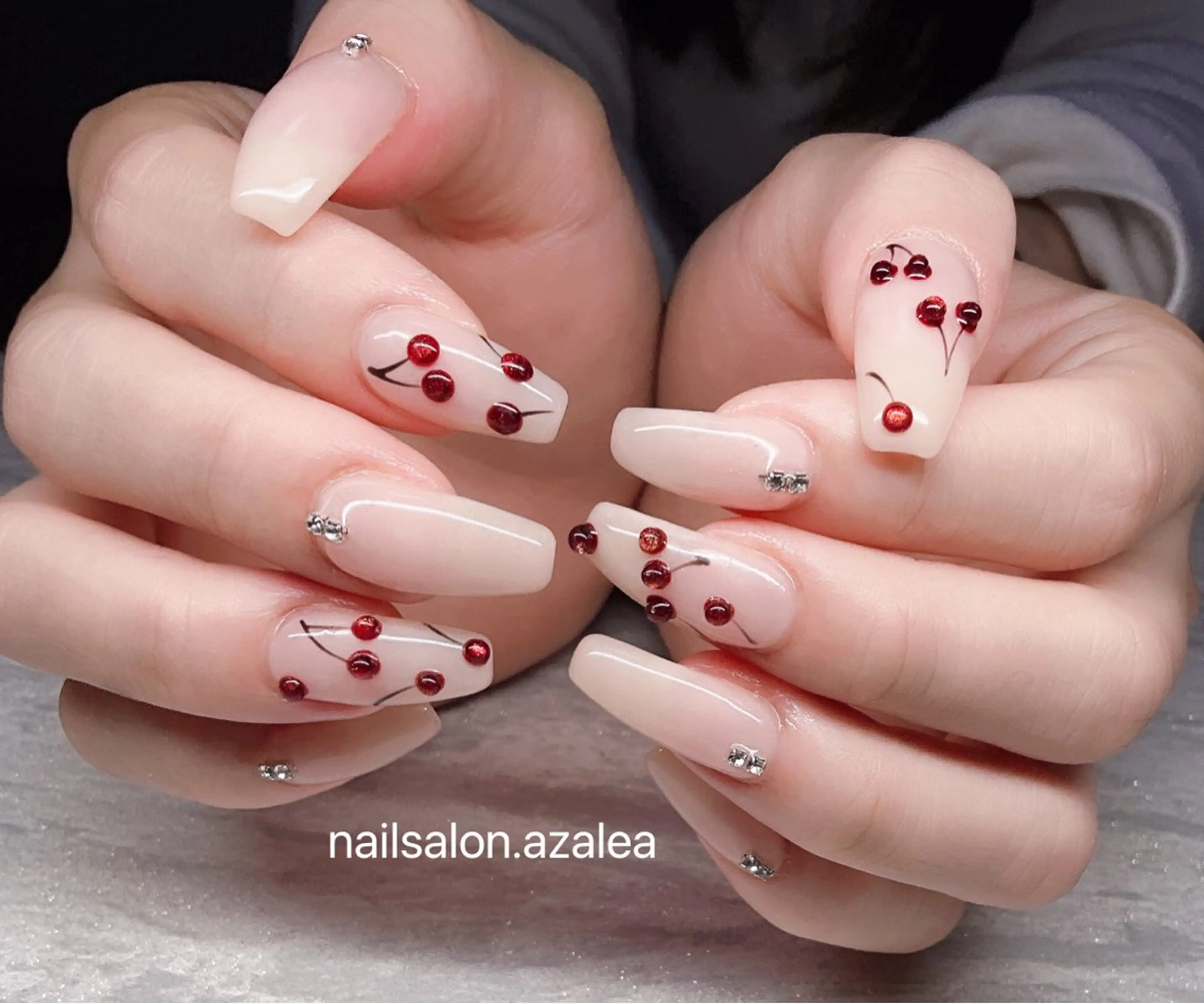 ネイル ハンドネイル R inのネイルデザイン