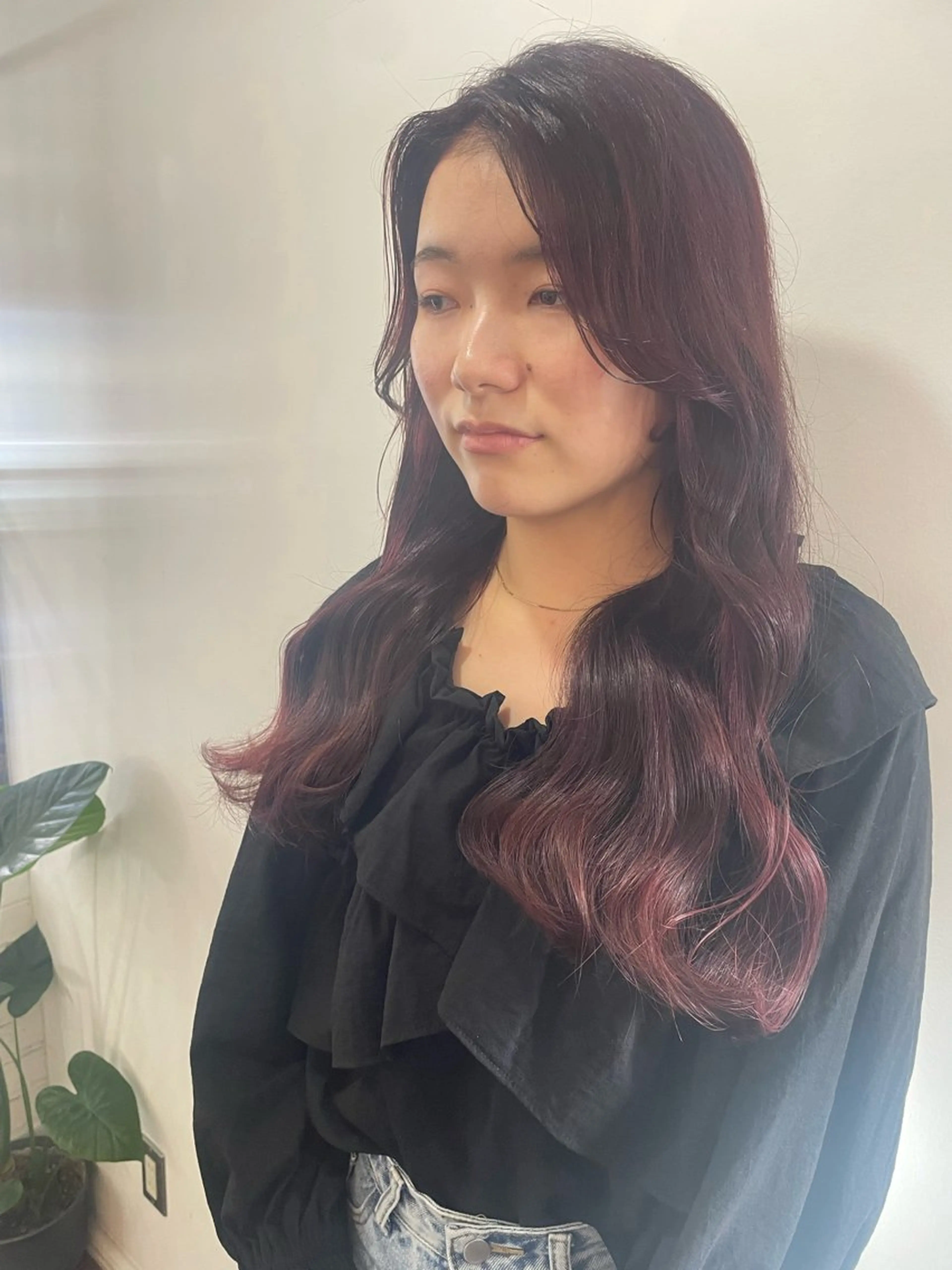 ロング カラー ブリーチ ケアブリーチ イヤリングカラー インナーカラー レッドカラー mopa所属・mopa_kaede フェミニン／艶髪のヘアスタイル