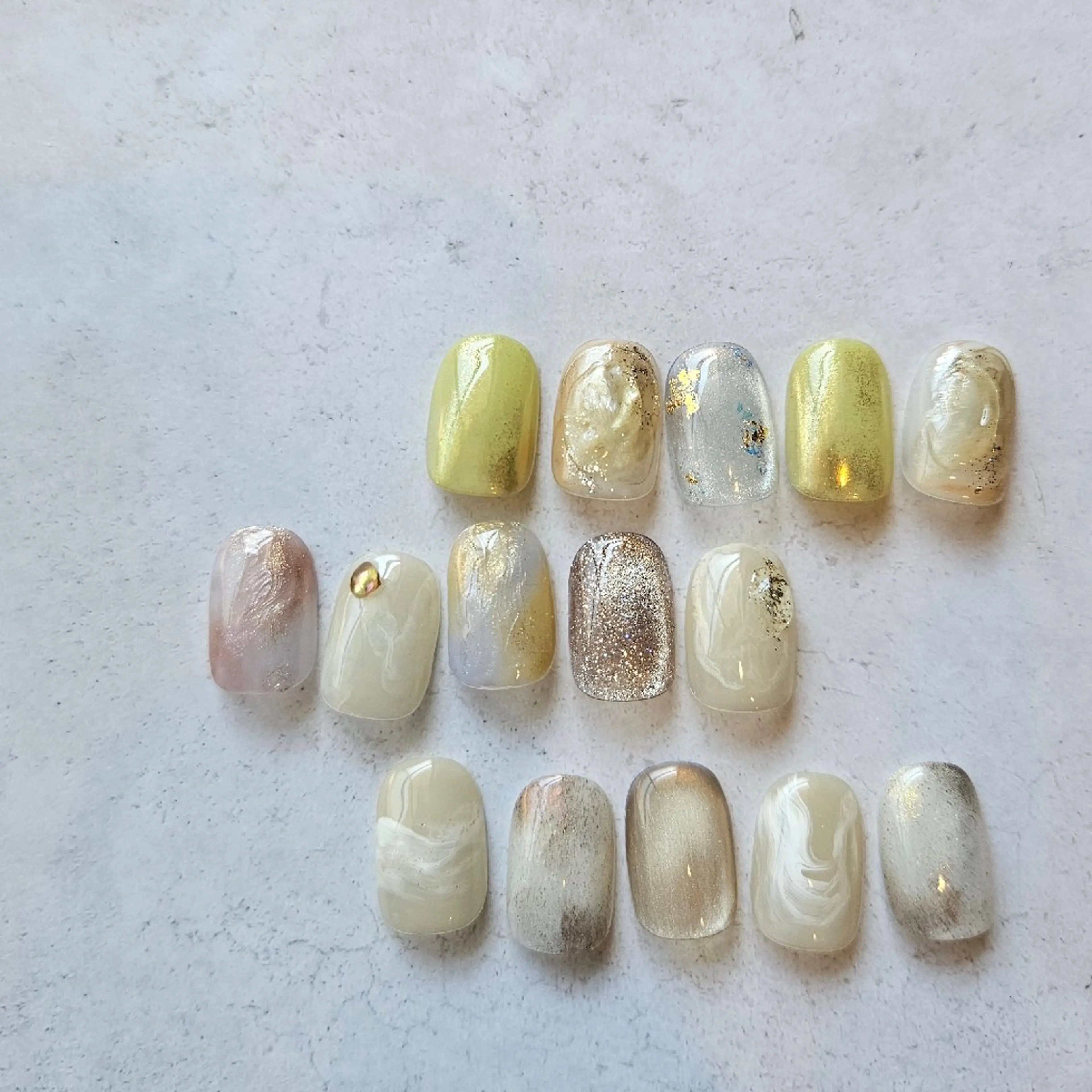 ネイル マグネットネイル ニュアンスネイル 春ネイル ハンドネイル Nailsalon manoのネイルデザイン