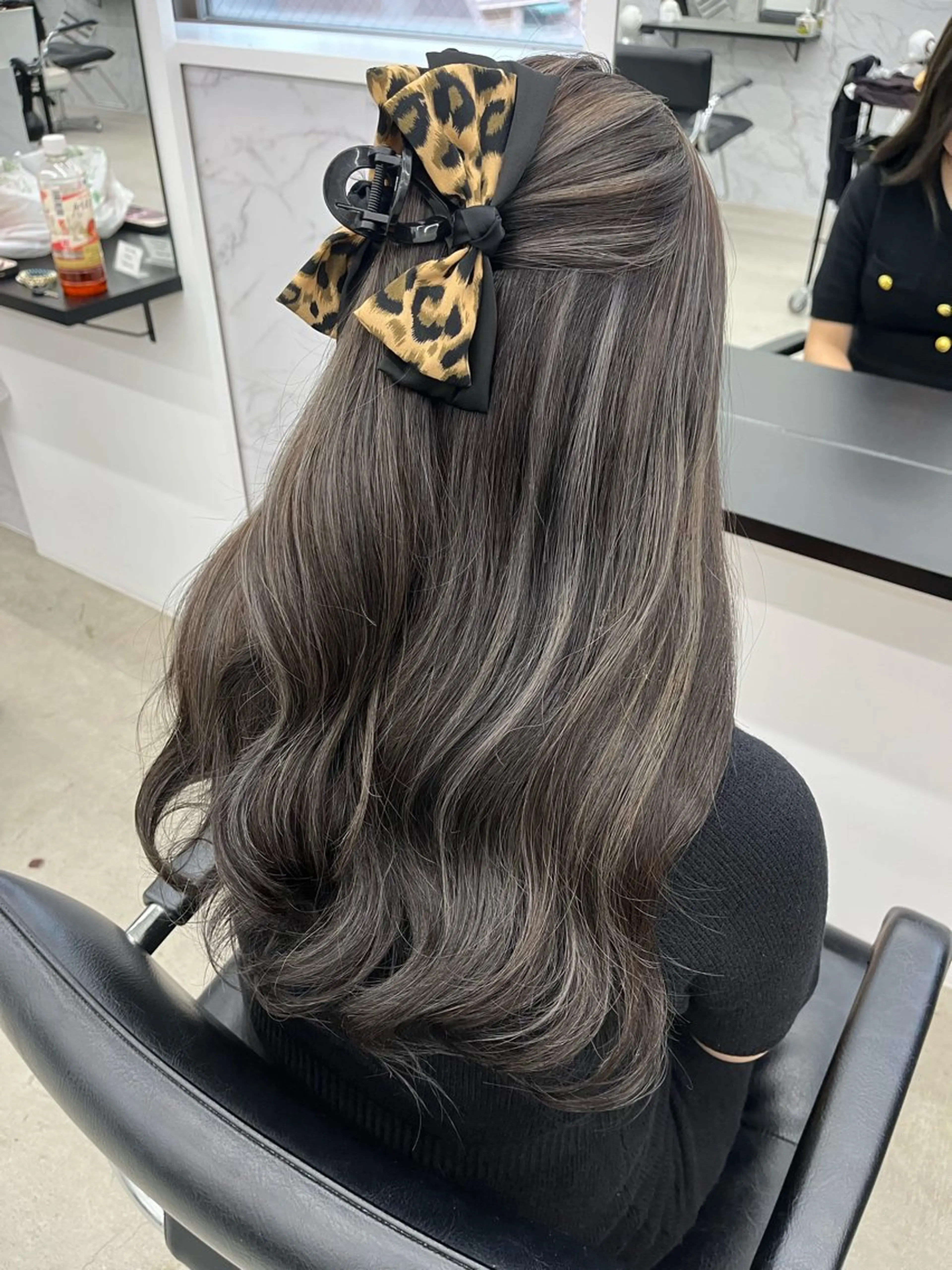 カラー ブリーチ ケアブリーチ ハイライトカラー ヘアカラー 田中 莉香のヘアスタイル