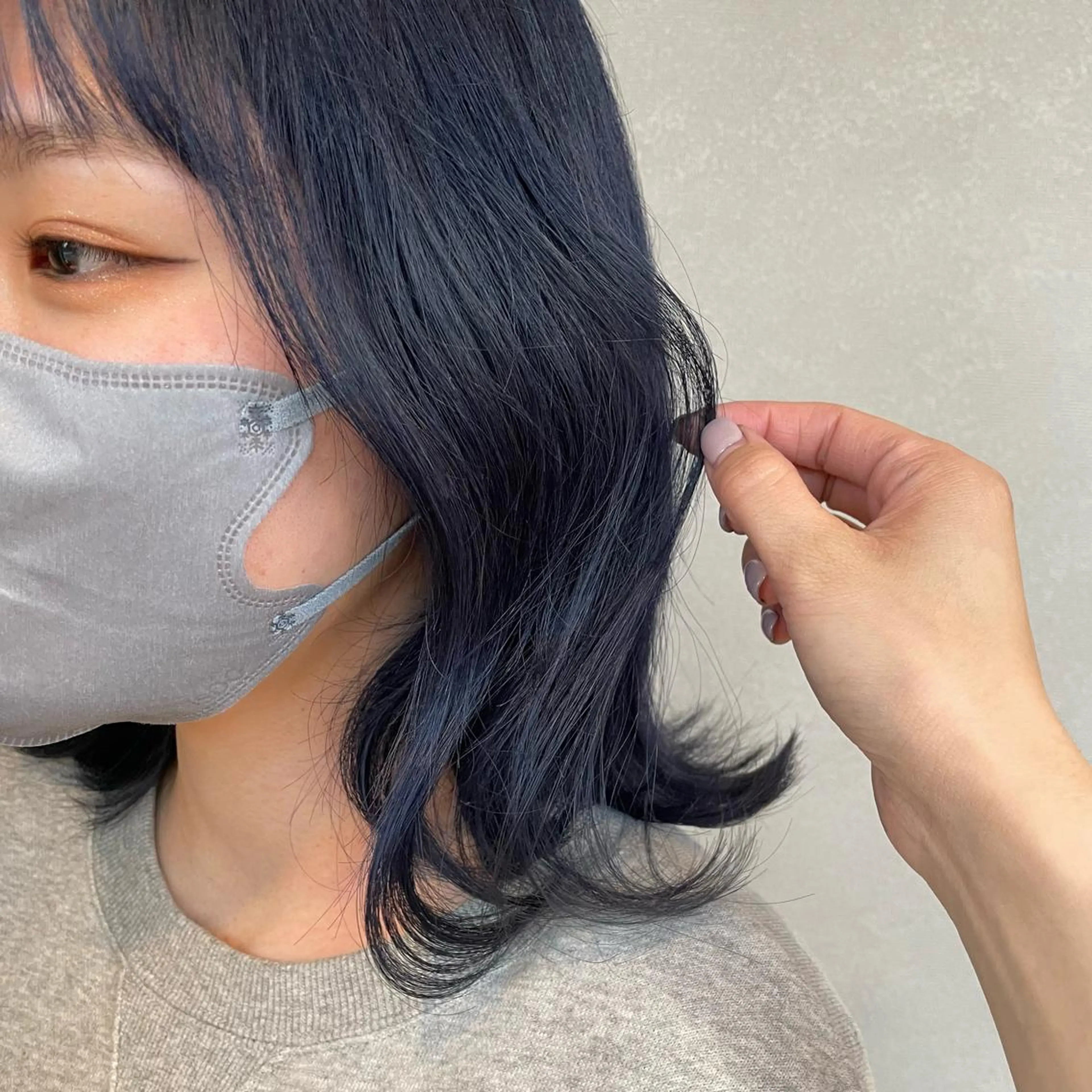 カラー ブルーカラー 透明感カラー 金城 二千夏のヘアスタイル
