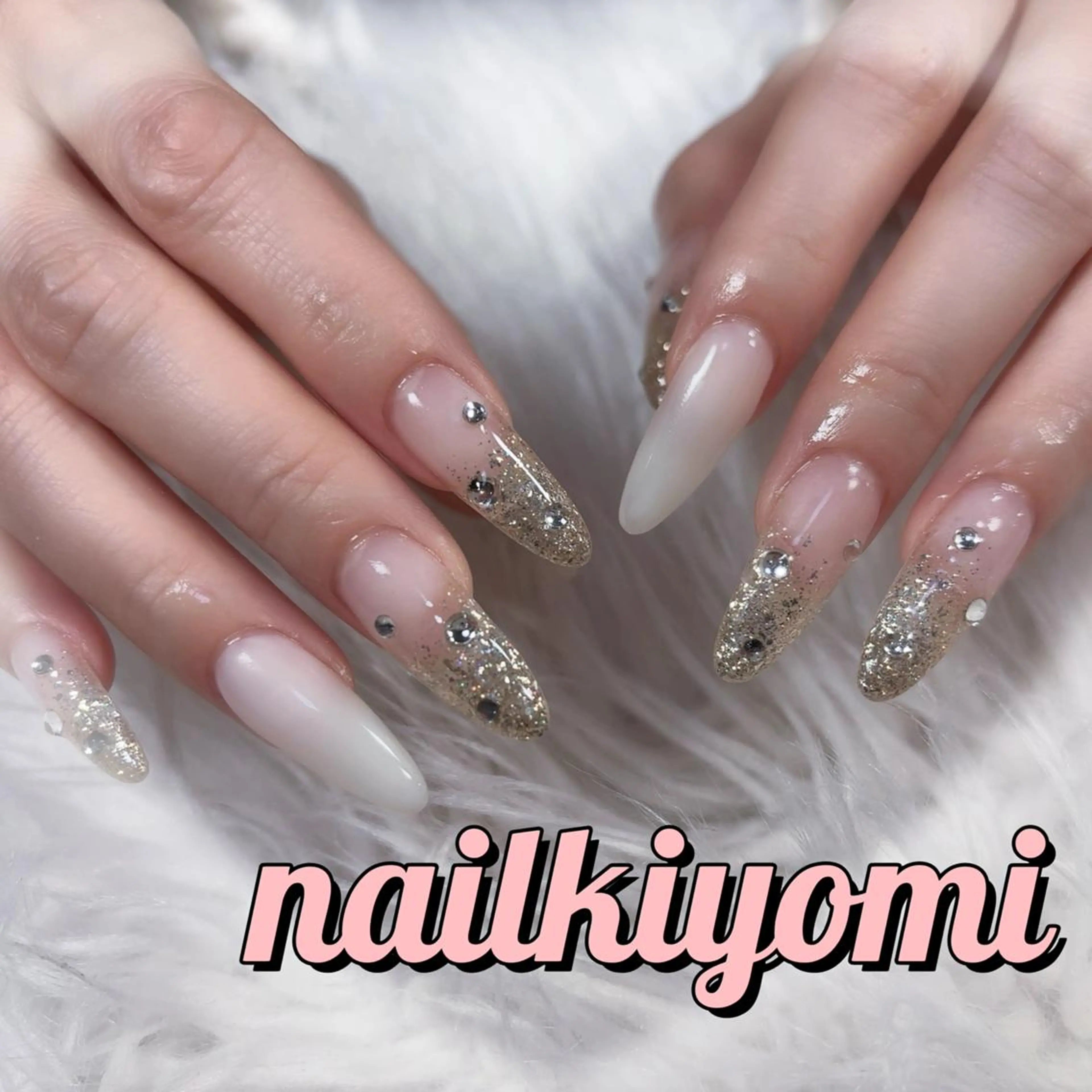 ネイル ロングネイル マグネットネイル シンプルネイル ワンホンネイル 🦋Kiyomi. 🦋のネイルデザイン