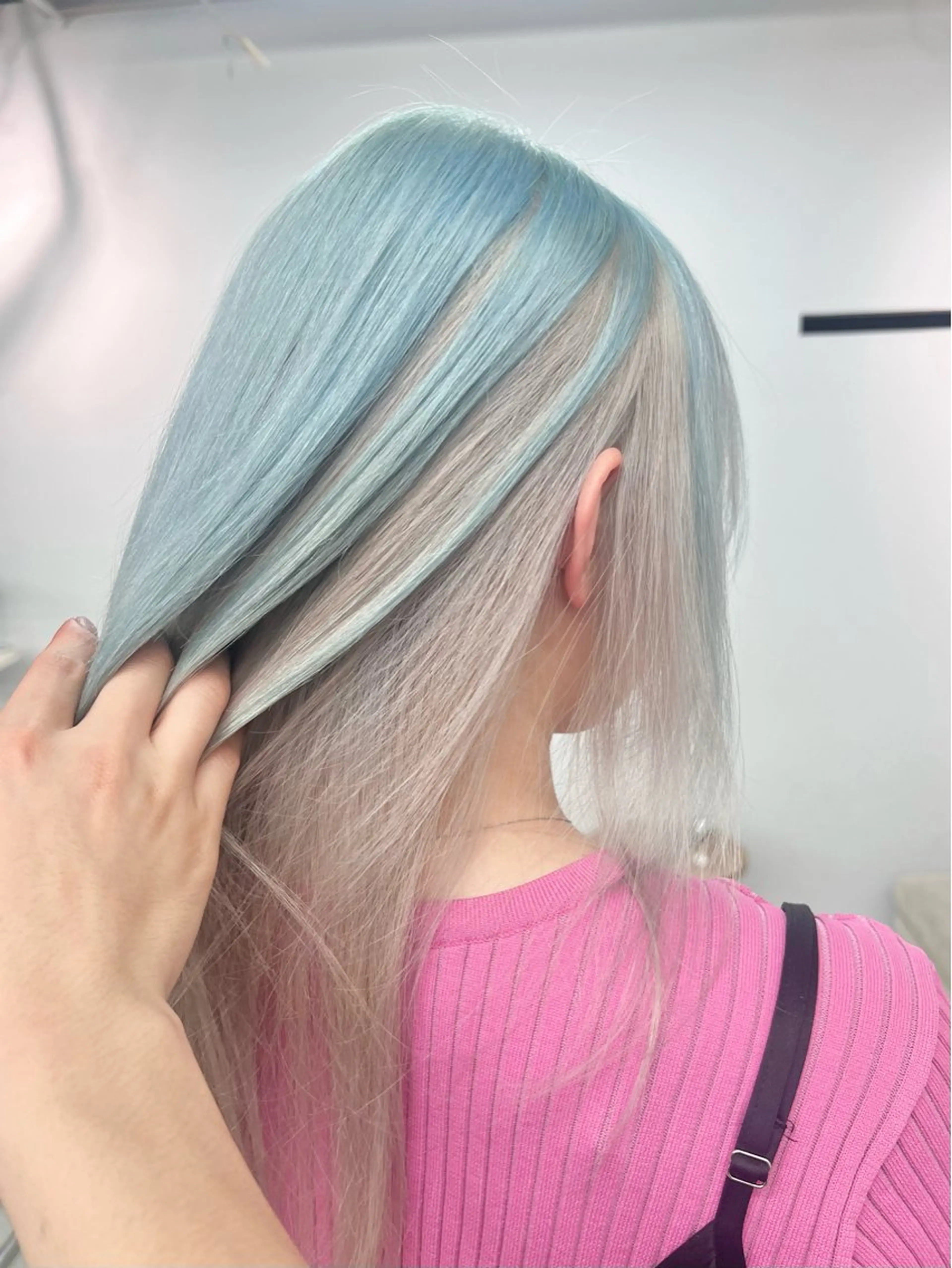 セミロング ヘアカラー 24時間受付🌈ブリ ーチ特化RYUTOのヘアスタイル
