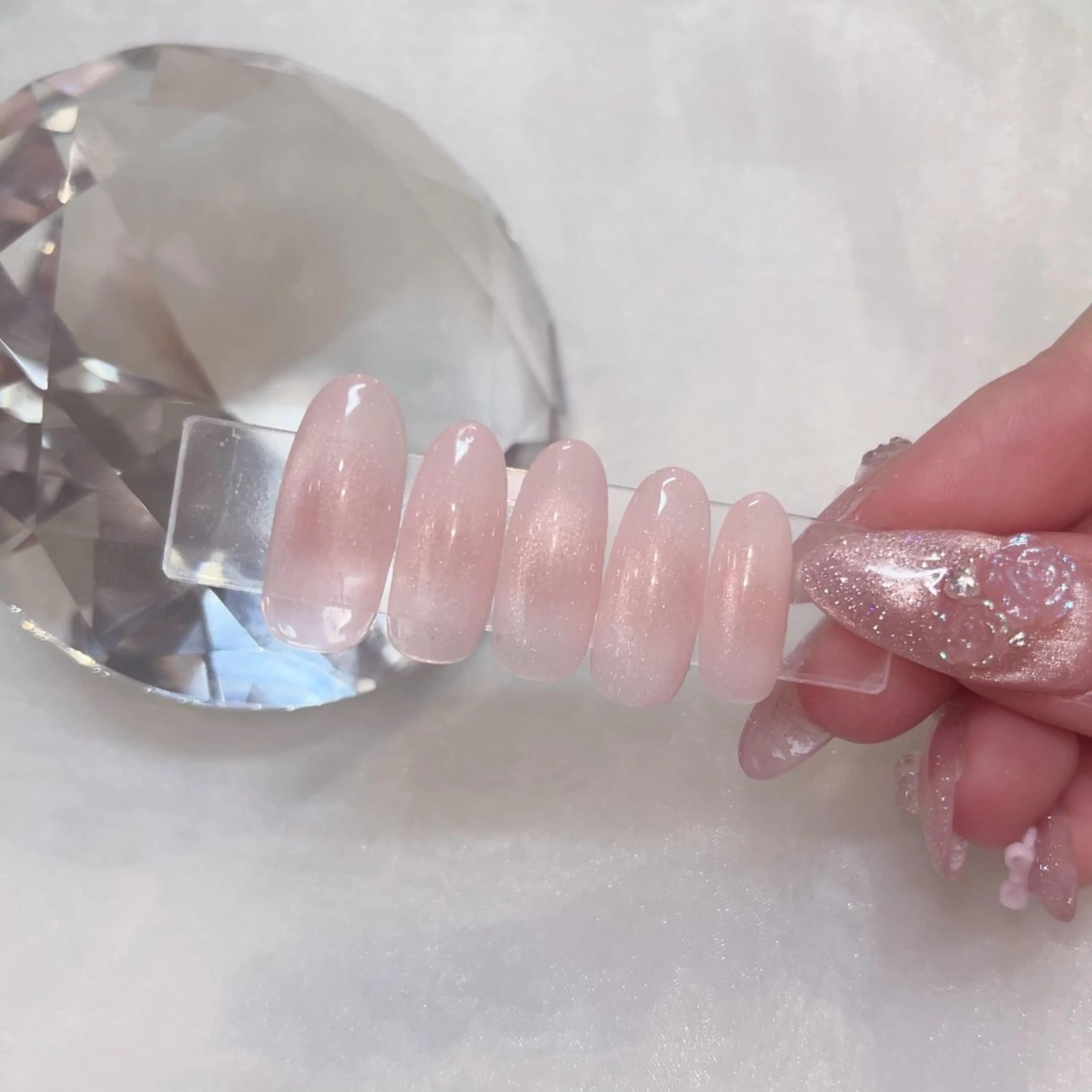 ネイル チークネイル マグネットネイル シンプルネイル ハンドネイル KOKONA 🎀のネイルデザイン
