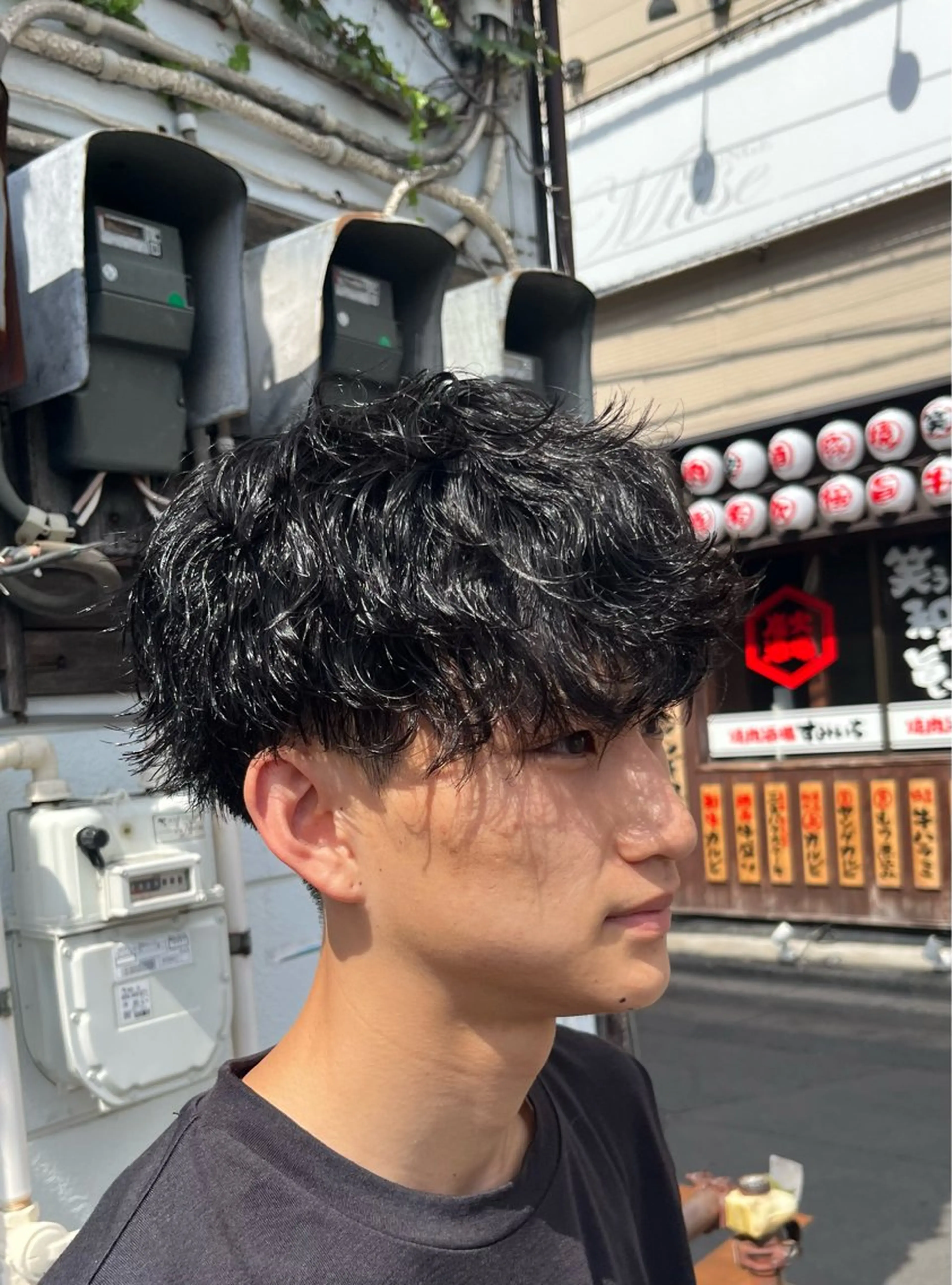 ショート パーマ メンズ メンズパーマ 波巻きパーマ カット パーマ 【店長】メンズ職人 短髪　ハイトーン🔥のヘアスタイル