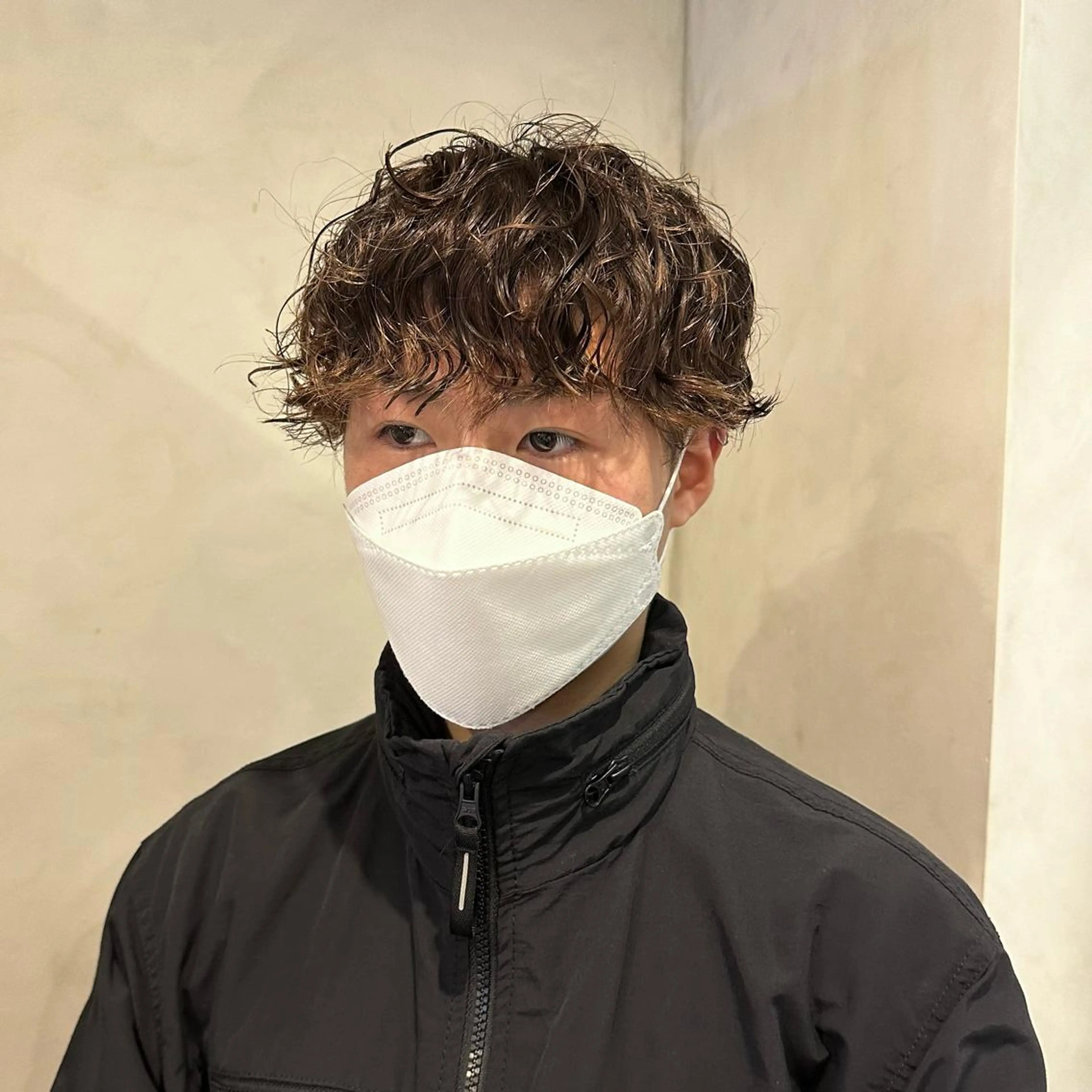 ショート パーマ メンズ メンズブリーチ メンズパーマ カット パーマ トリートメント Aust hair Stella新宿所属・Yuki☺︎パーマ レイヤーカットウルフのヘアスタイル