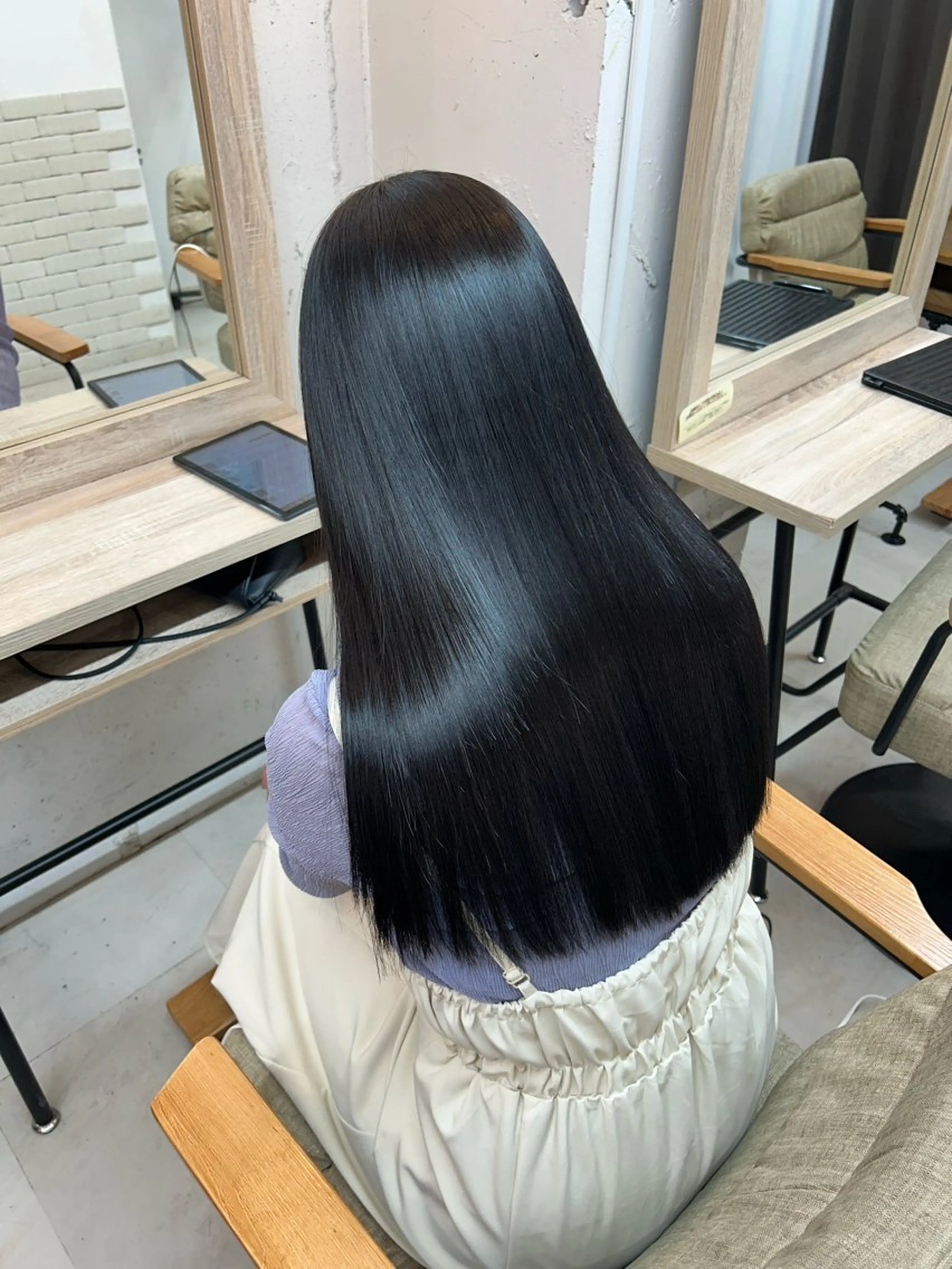 ロング カラー ロング 岩崎 美帆のヘアスタイル