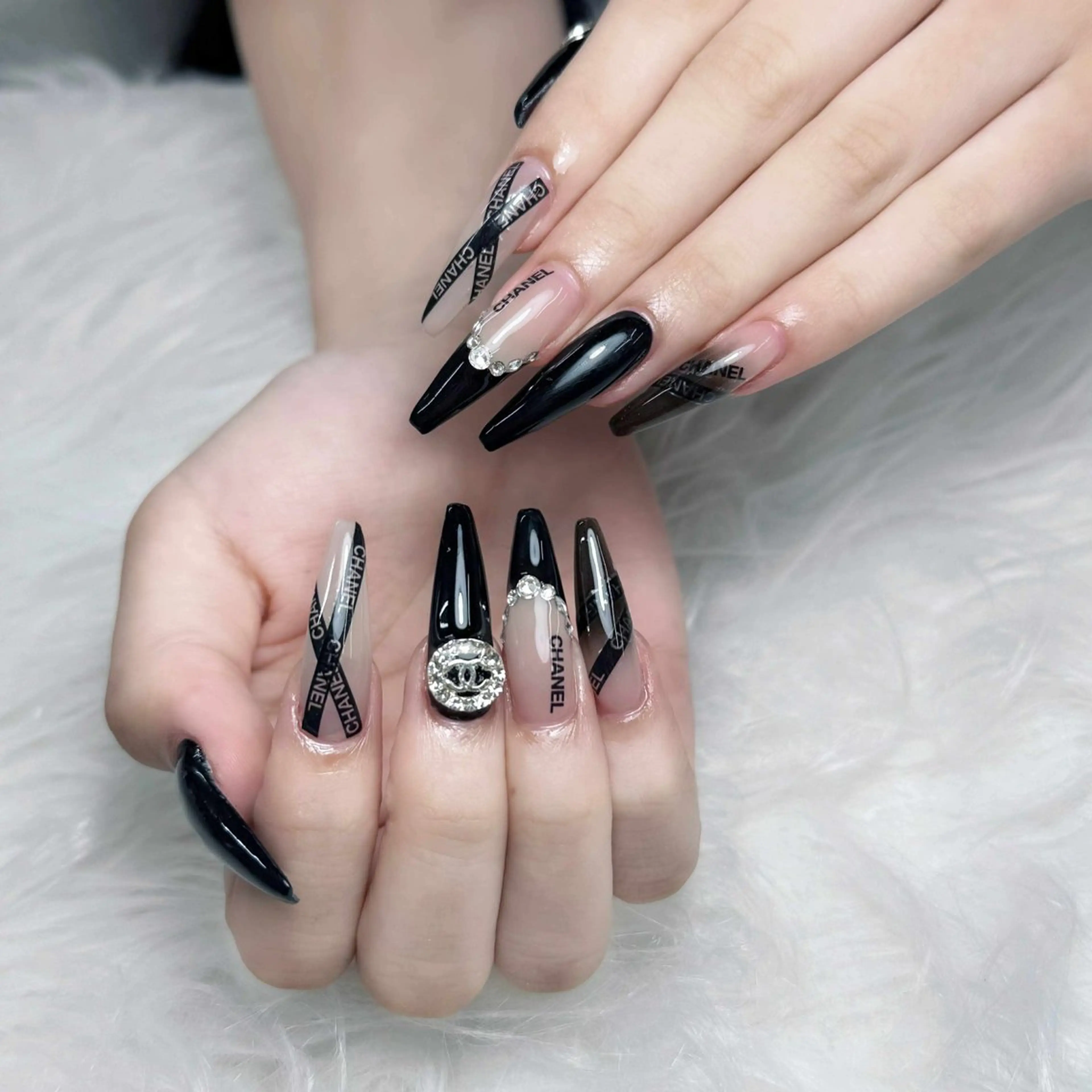 ネイル ハンドネイル ハンドケア Nova Nail Nambaのネイルデザイン