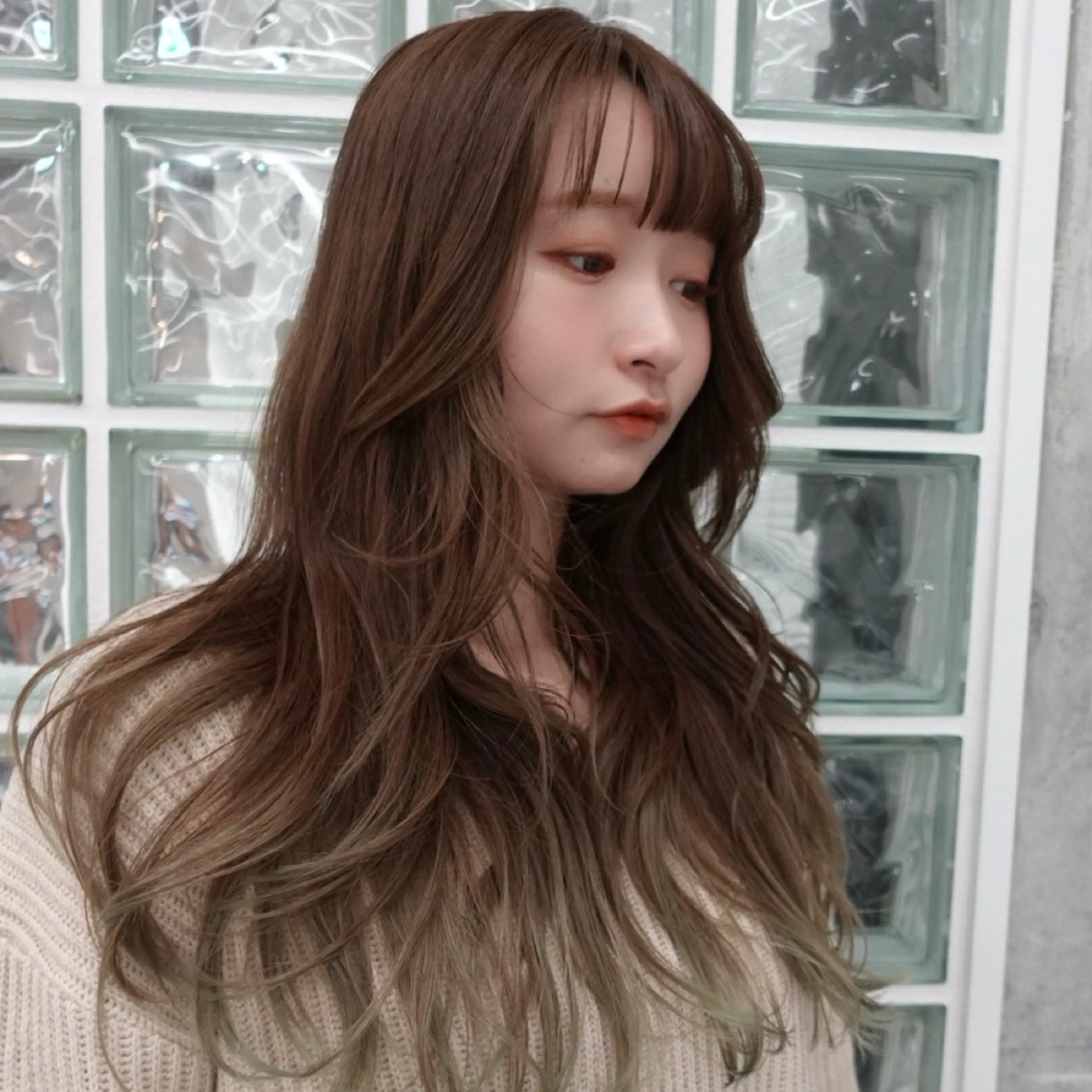 カラー ヘアアレンジ ベージュカラー ブリーチ オリーブベージュ カット ヘアカラー トリートメント 🌐サトウ リョウ🌐のヘアスタイル