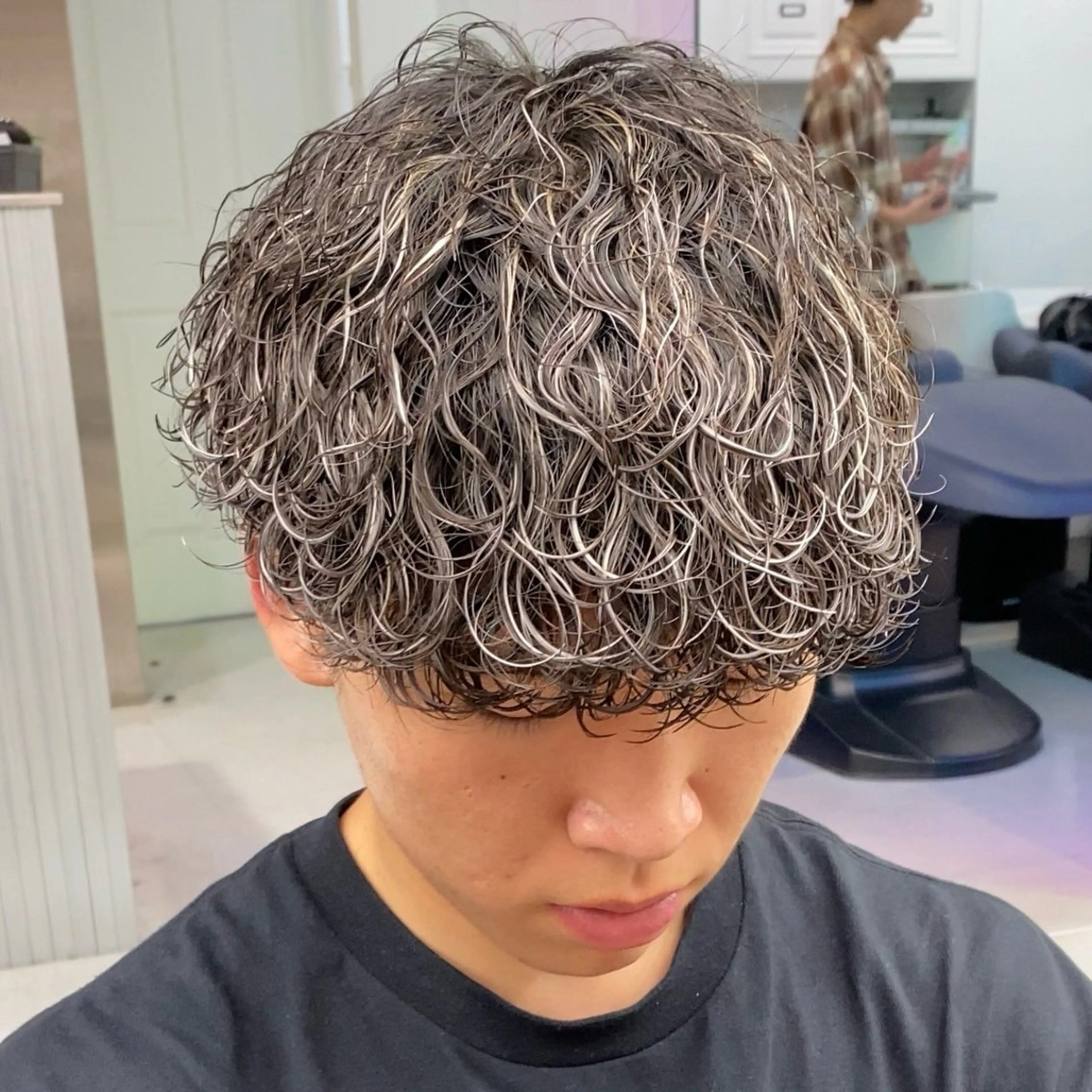 メンズ メンズメッシュ カット ヘアカラー パーマ メンズパーマ特化🥇 フェザーパーマ/紘夢のヘアスタイル