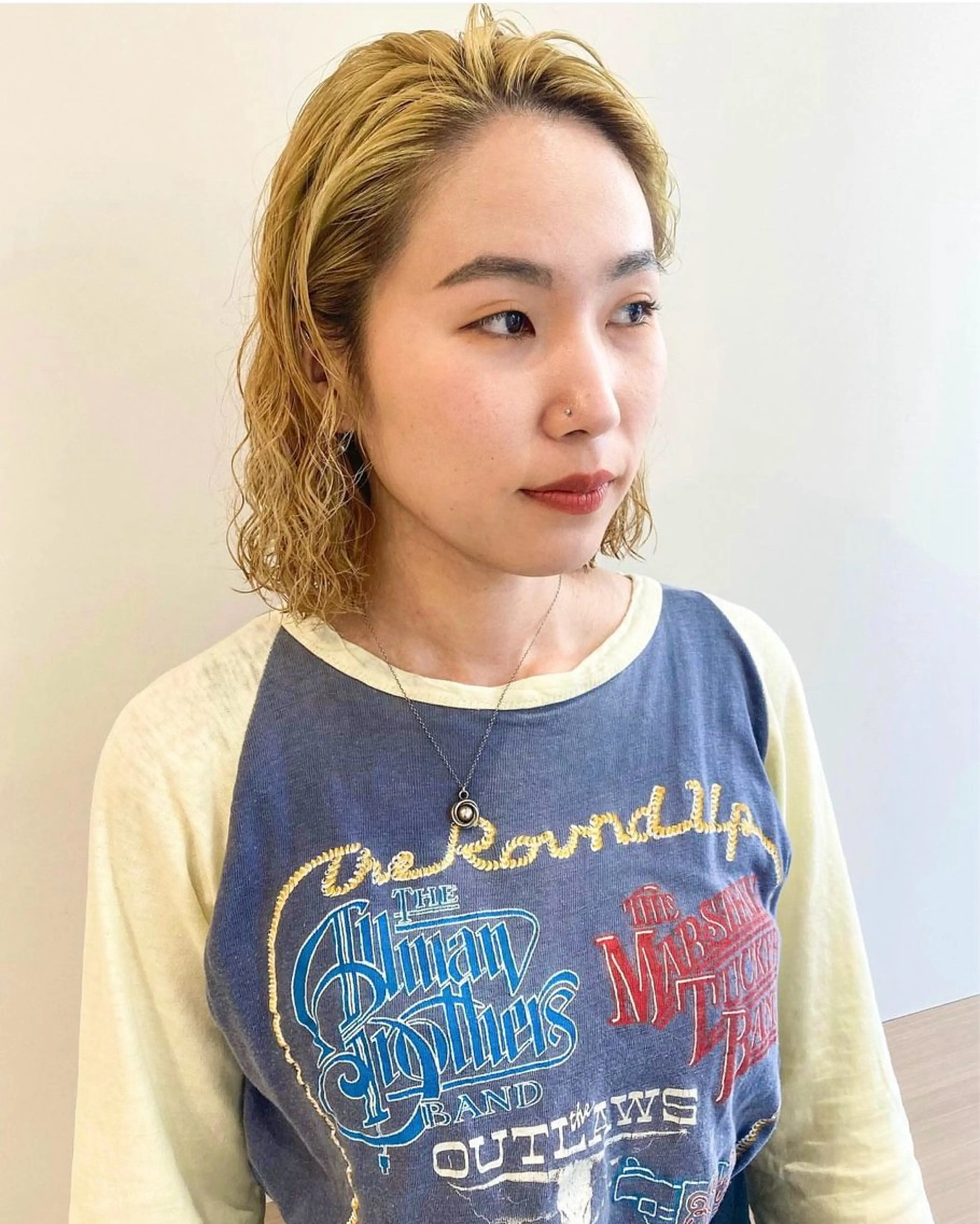 ミディアム カラー イエローカラー カット ヘアカラー トリートメント icie所属・大阪ヴィーガンサロン KANAKOのヘアスタイル