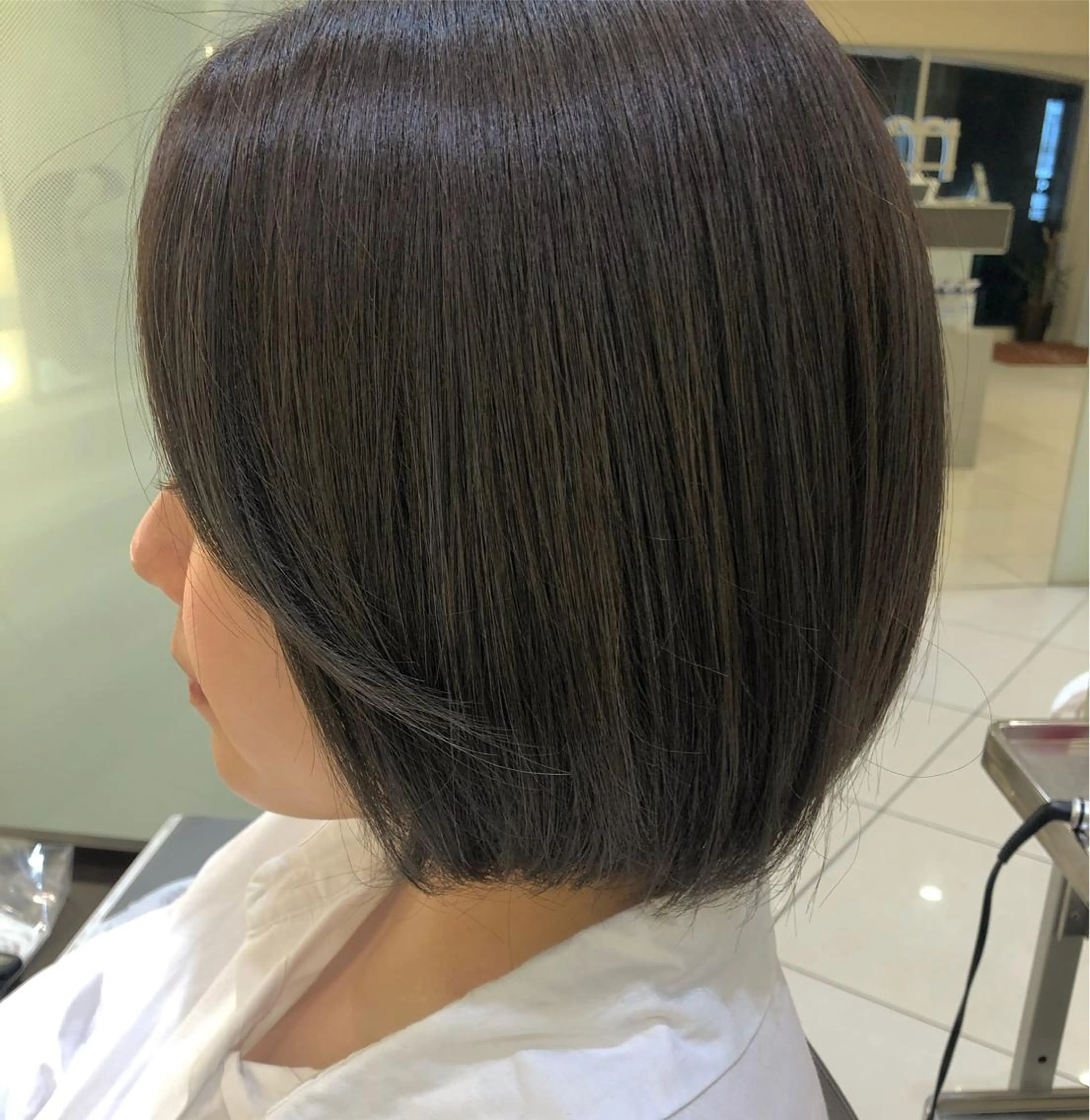 ミディアム プレイングカラー🤍 細めハイライトのヘアスタイル