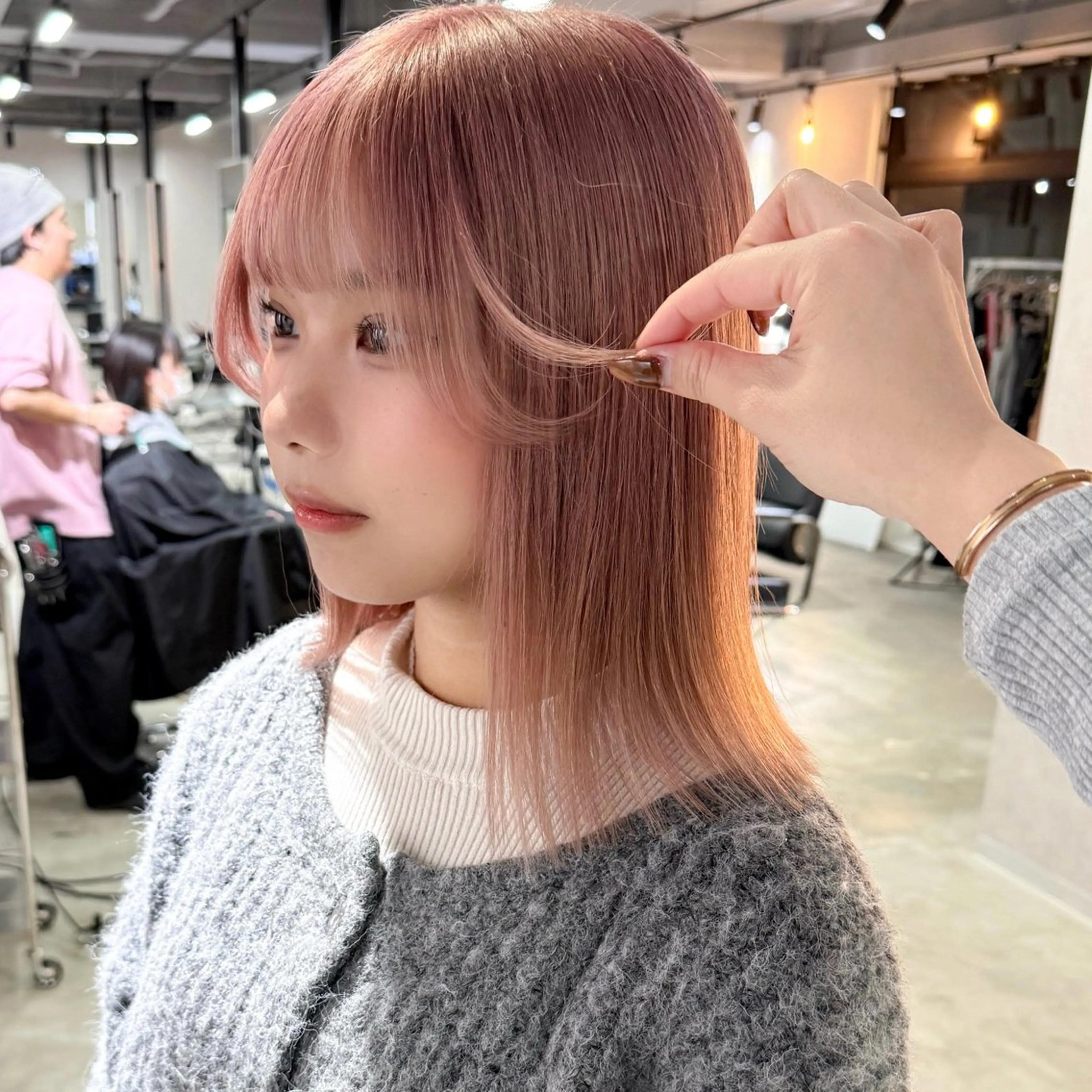 ミディアム カラー ベージュカラー ピンクカラー ピンクベージュ レイヤーカット カット ヘアカラー レイヤー/暖色/ ミルクティー/マリアのヘアスタイル