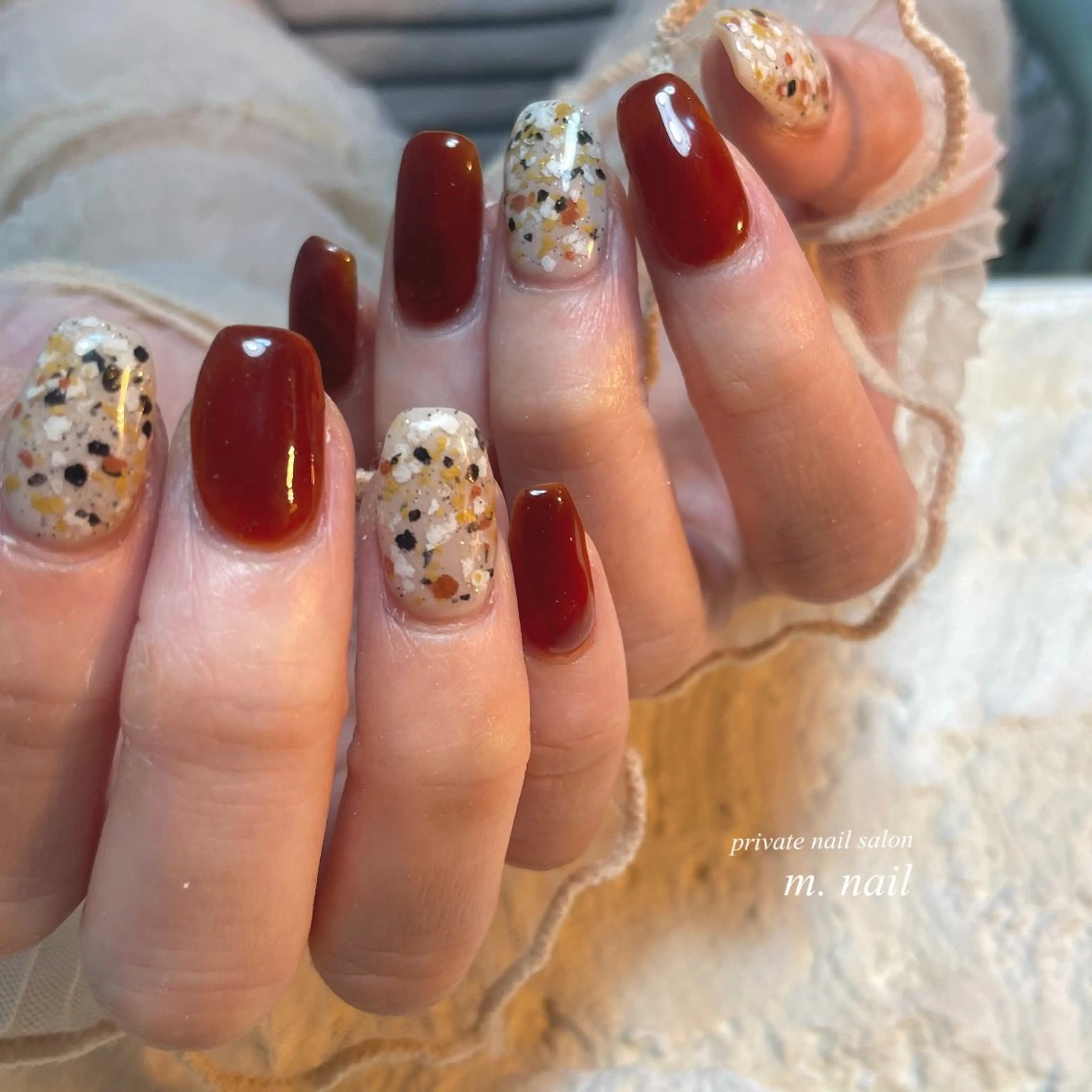 ネイル べっ甲ネイル ブラウン ジェルネイル シンプルネイル ハンドネイル m.nail salonのネイルデザイン