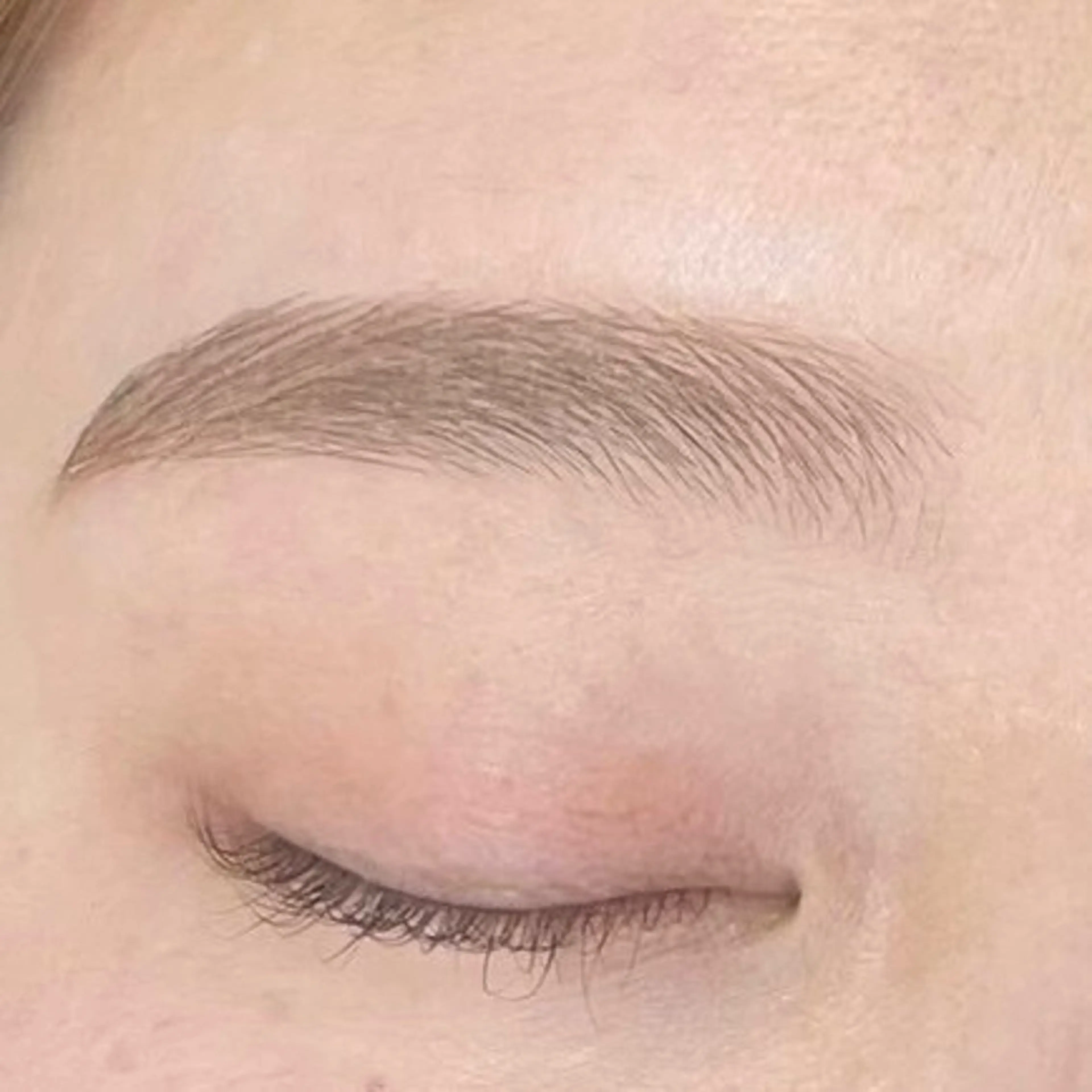 アイブロウ ワックス脱毛 MIROH SARAの眉毛・アイブロウイメージ