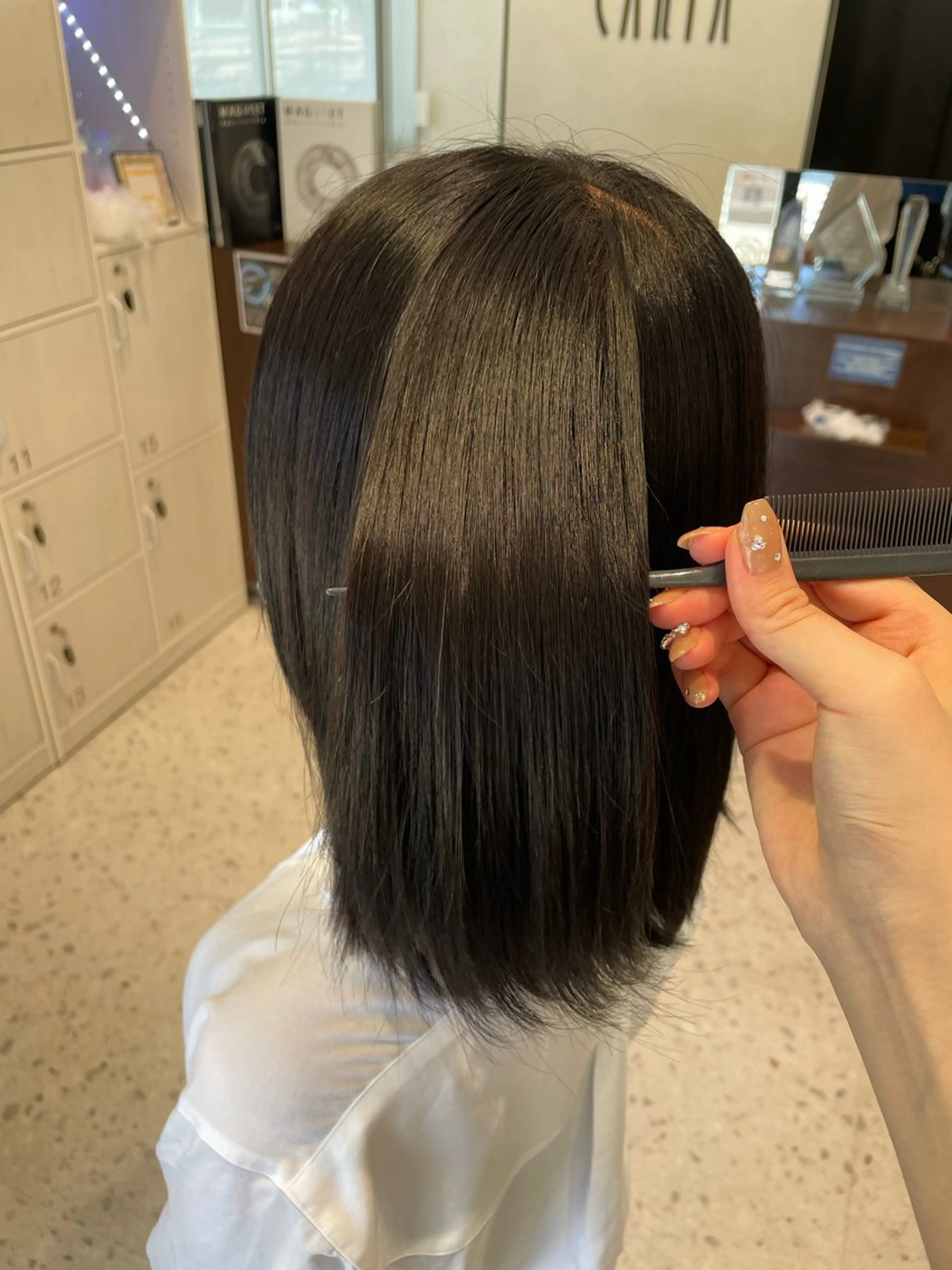 ミディアム カラー 山田 梨央のヘアスタイル