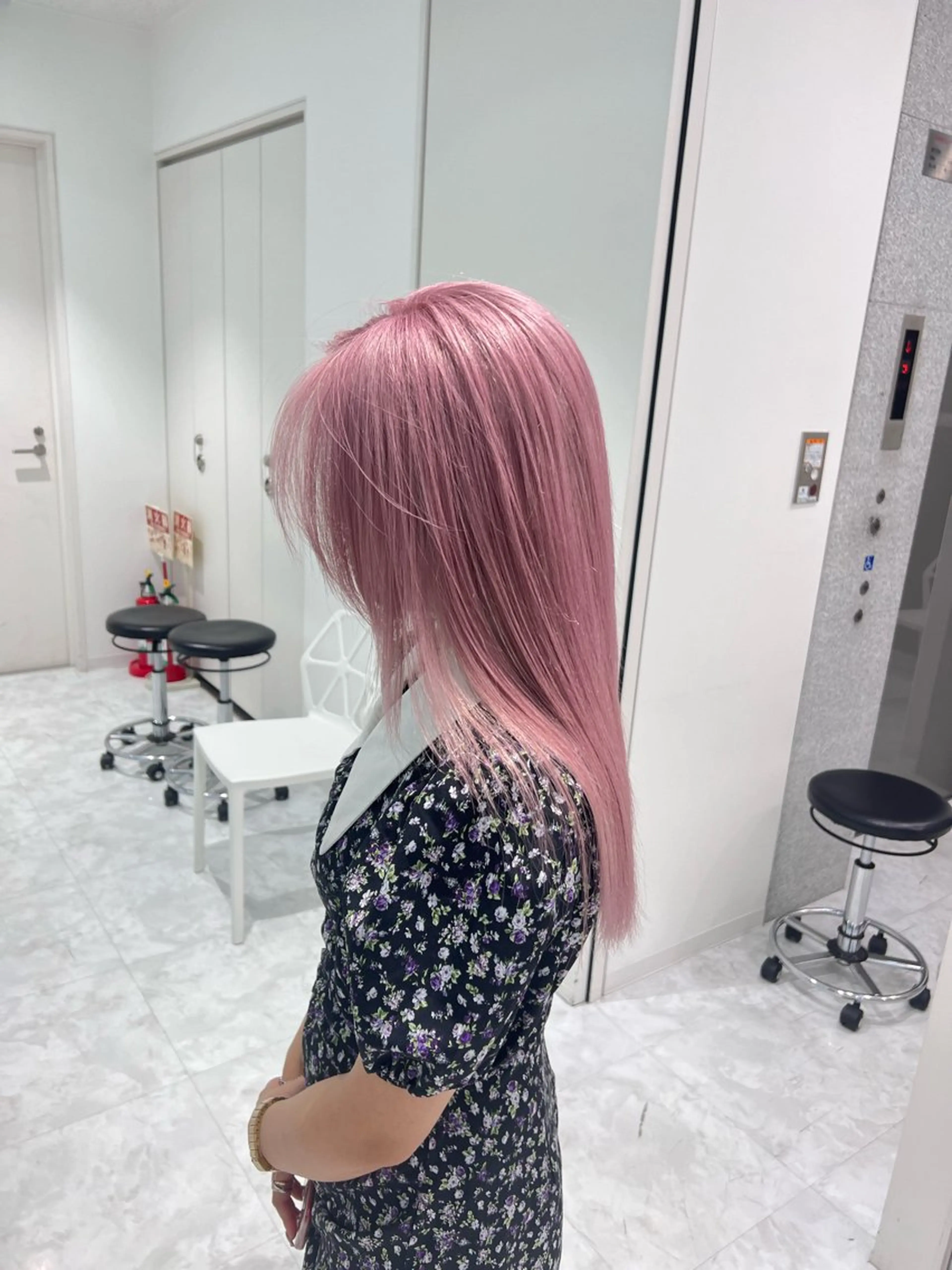 ロング カラー ヘアアレンジ ブリーチ/ハイトーン 特化🎀Saki🎀のヘアスタイル