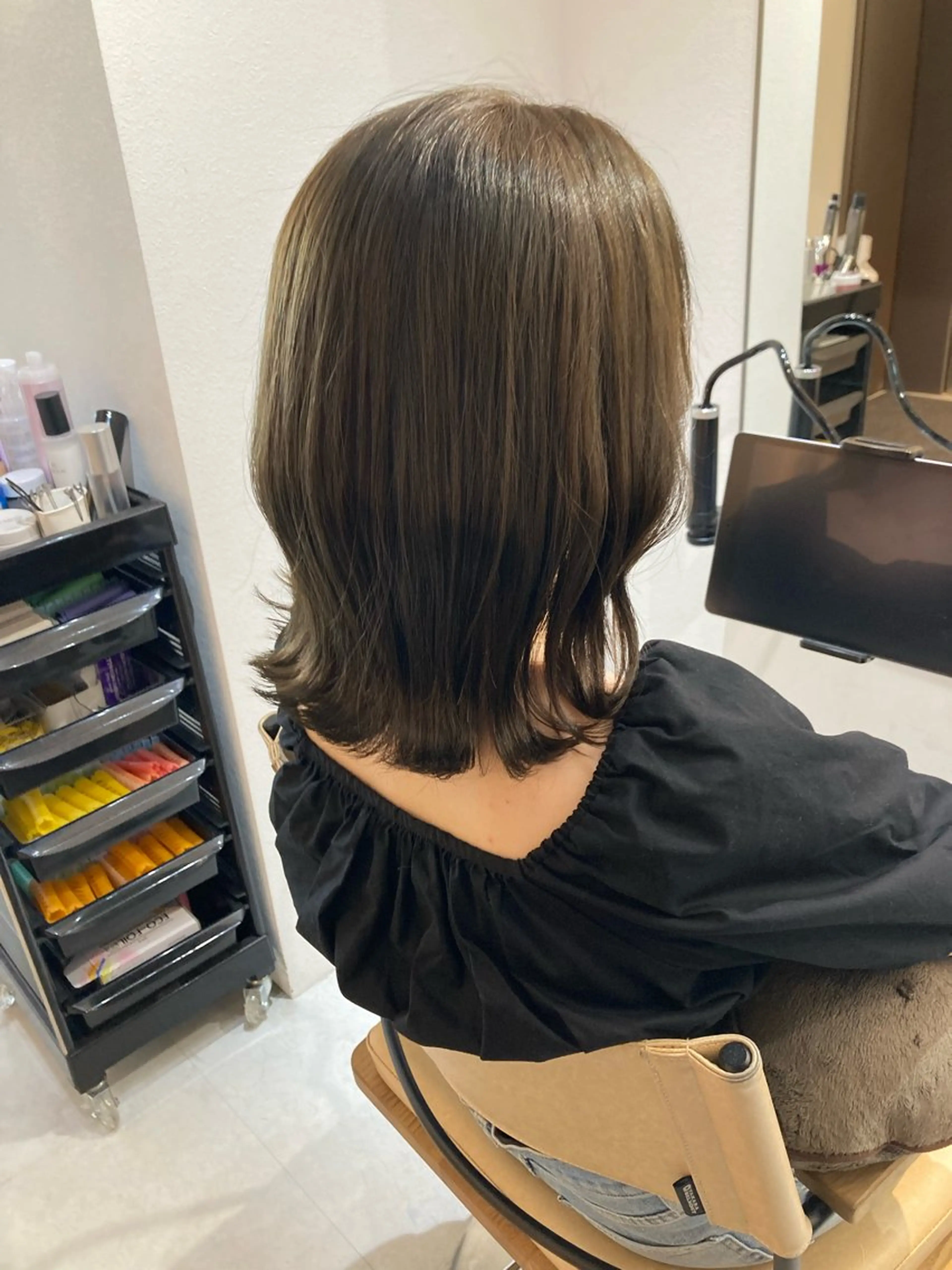 ミディアム ✨色持ちの良い艶 カラー✨蟹江真世のヘアスタイル