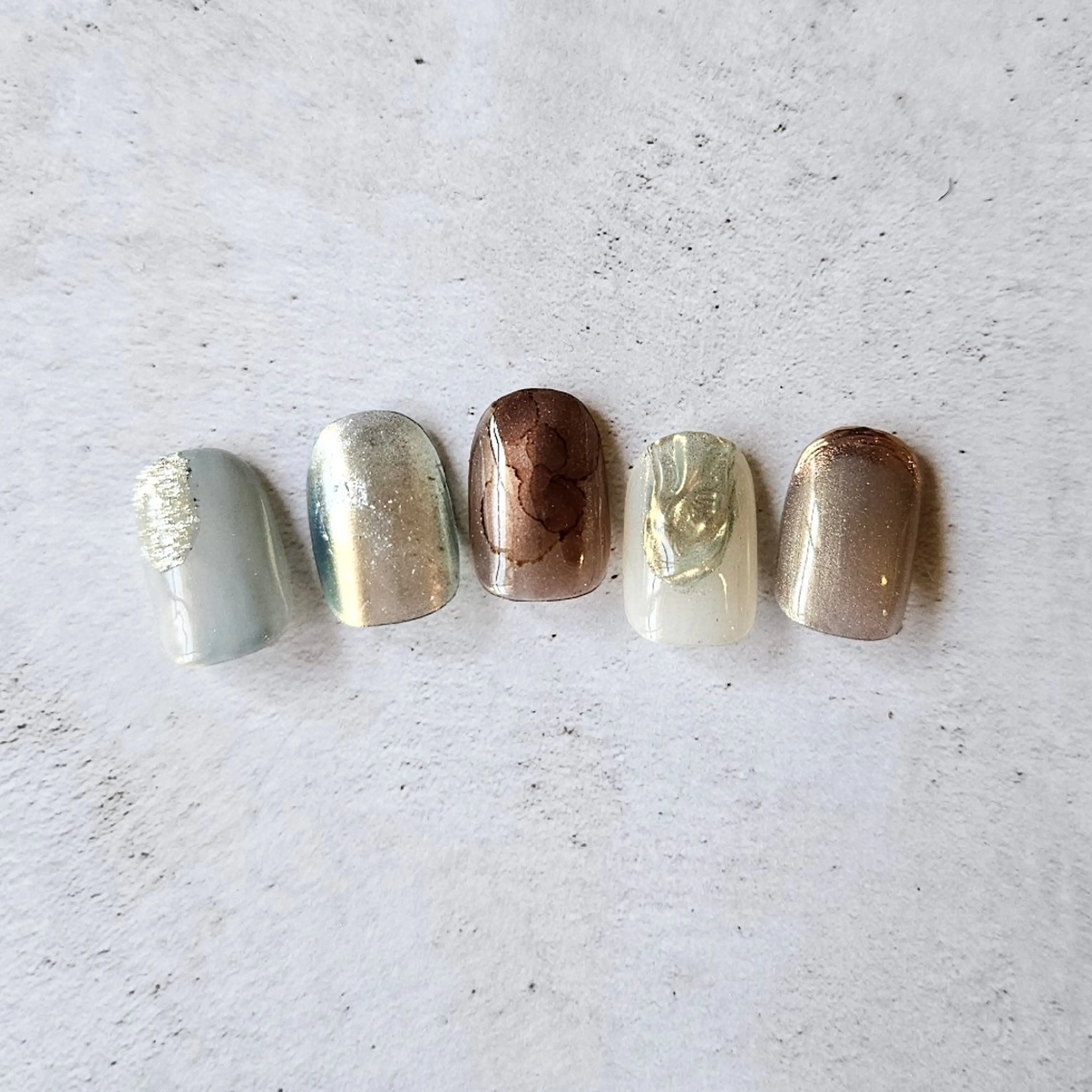ネイル キラキラネイル マグネットネイル ミラーネイル ニュアンスネイル 春ネイル ハンドネイル Nailsalon manoのネイルデザイン