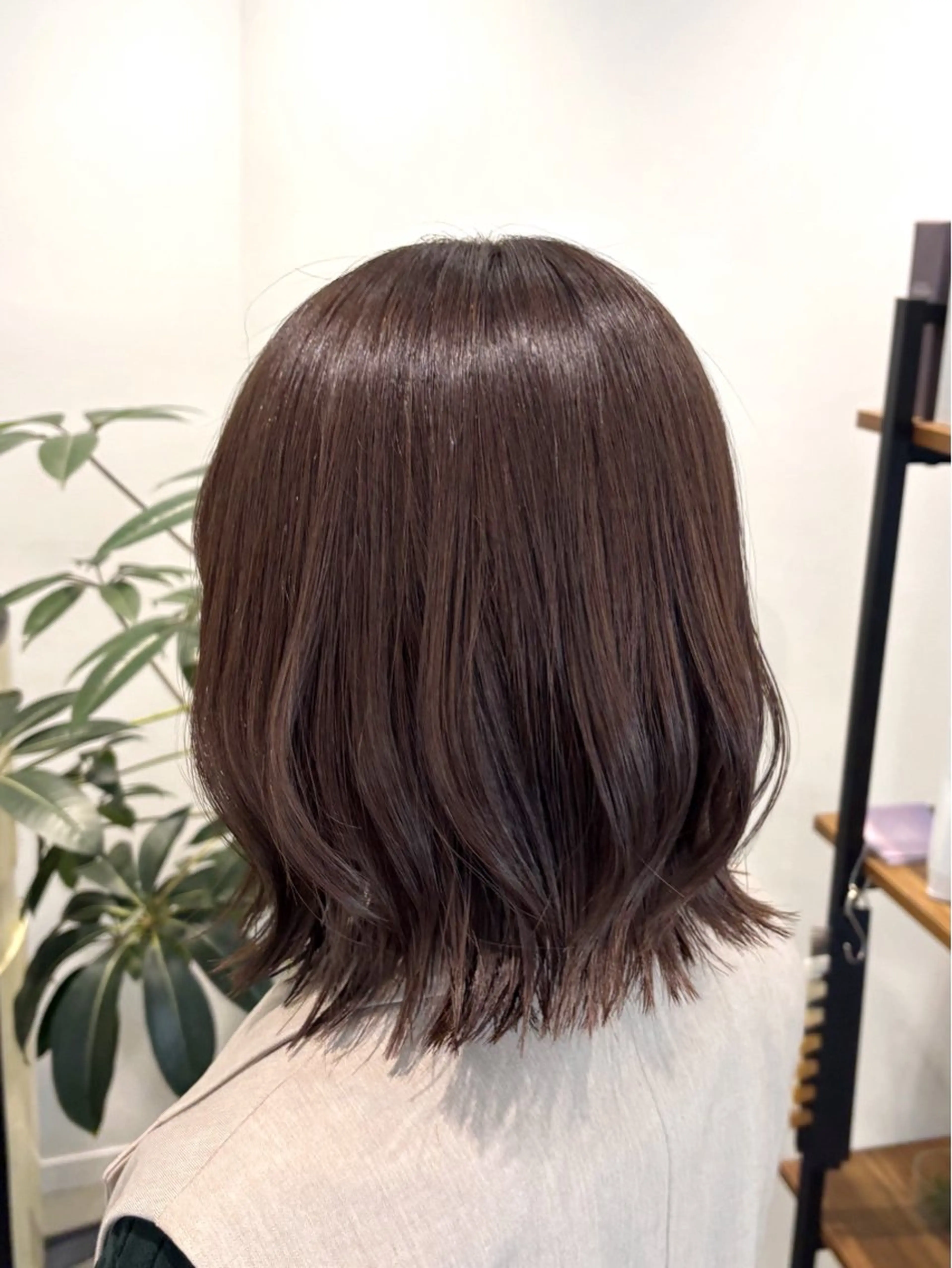 ミディアム カラー ミディアムレイヤー ブラウンカラー 透明感カラー 韓国風ヘア レイヤーカット カット ヘアカラー トリートメント やなせ かすみのヘアスタイル