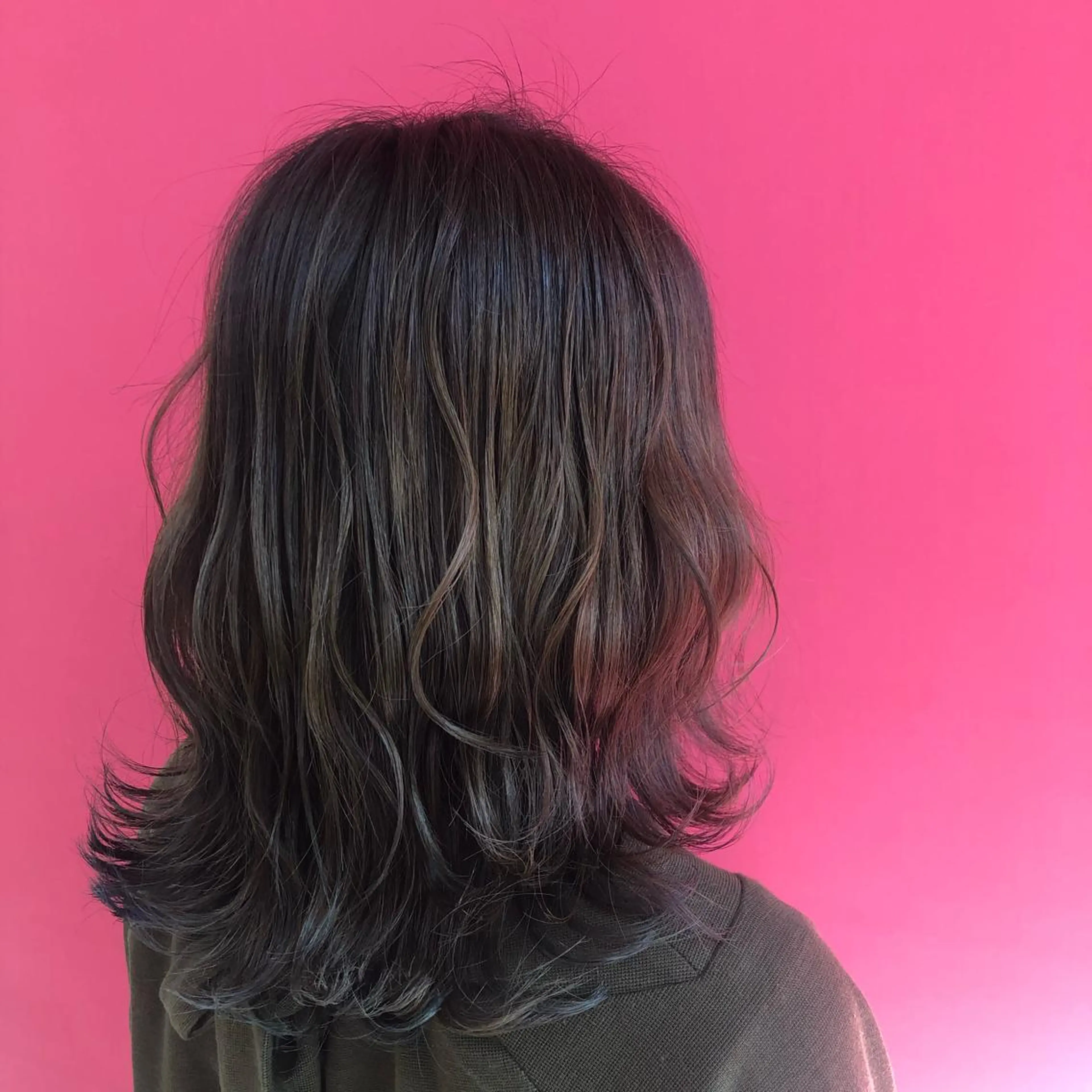 ミディアム カラー グラデーションカラー グレージュ ベージュ/インナー カラー🤍Rieのヘアスタイル