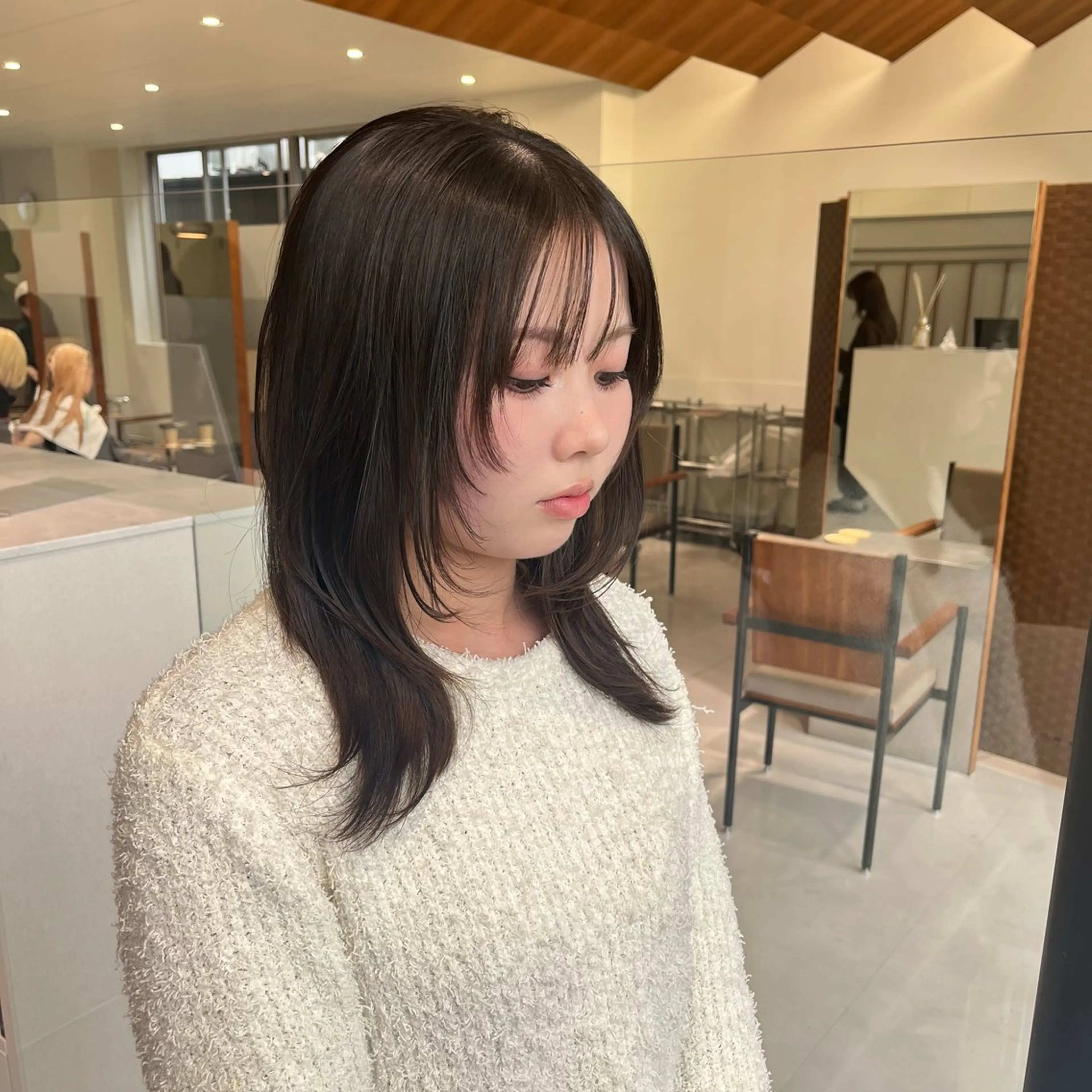 セミロング カラー ベージュカラー ブリーチ 透明感カラー ダブルカラー ハッシュカット カット ヘアカラー トリートメント ブリーチ/レイヤー 🌻Mutsumiのヘアスタイル