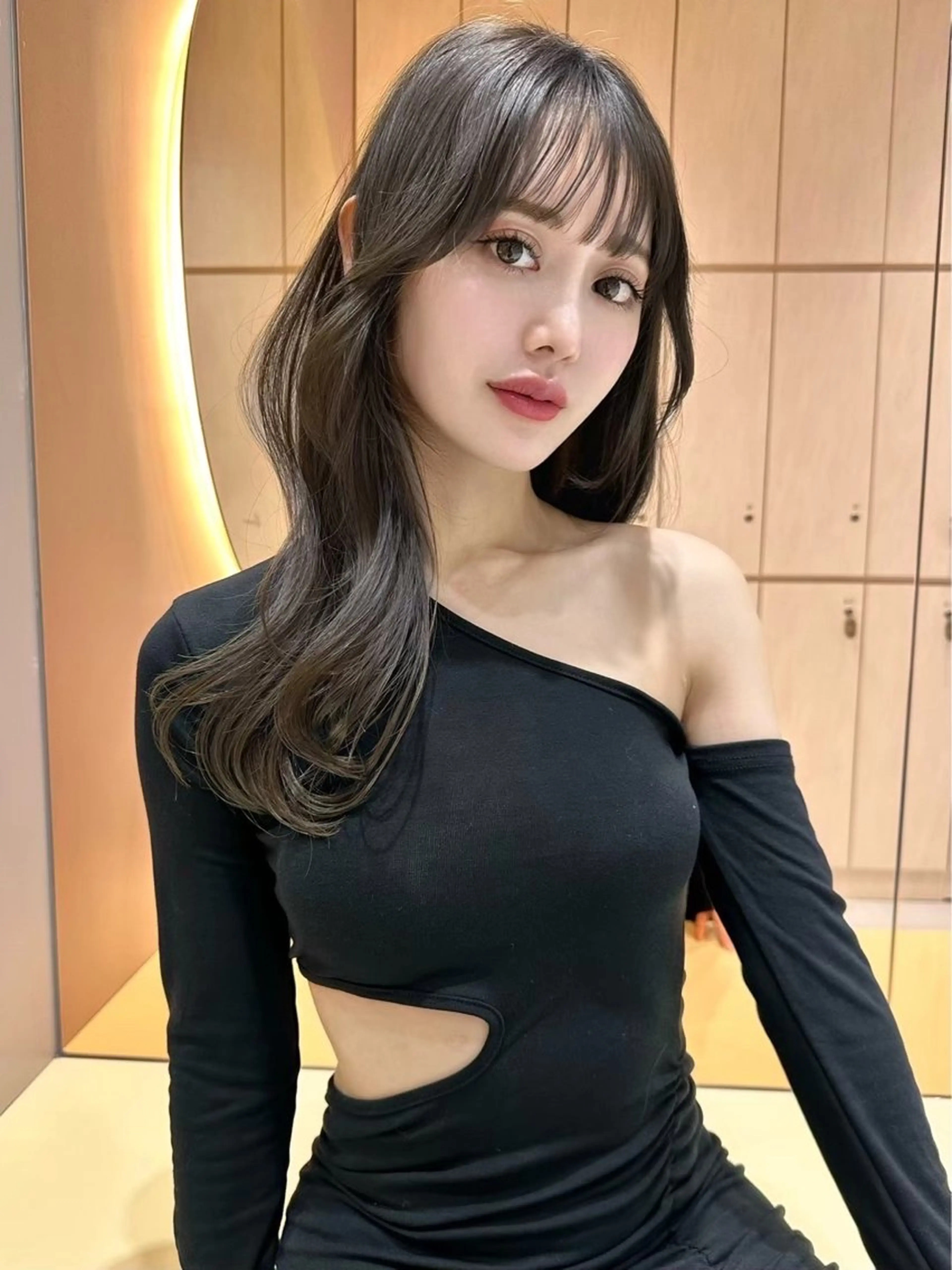 ロング カラー パーマ ヘアアレンジ ベージュカラー ブラウンカラー チョコレートブラウン 透明感カラー ココアブラウン ささき すずねのヘアスタイル