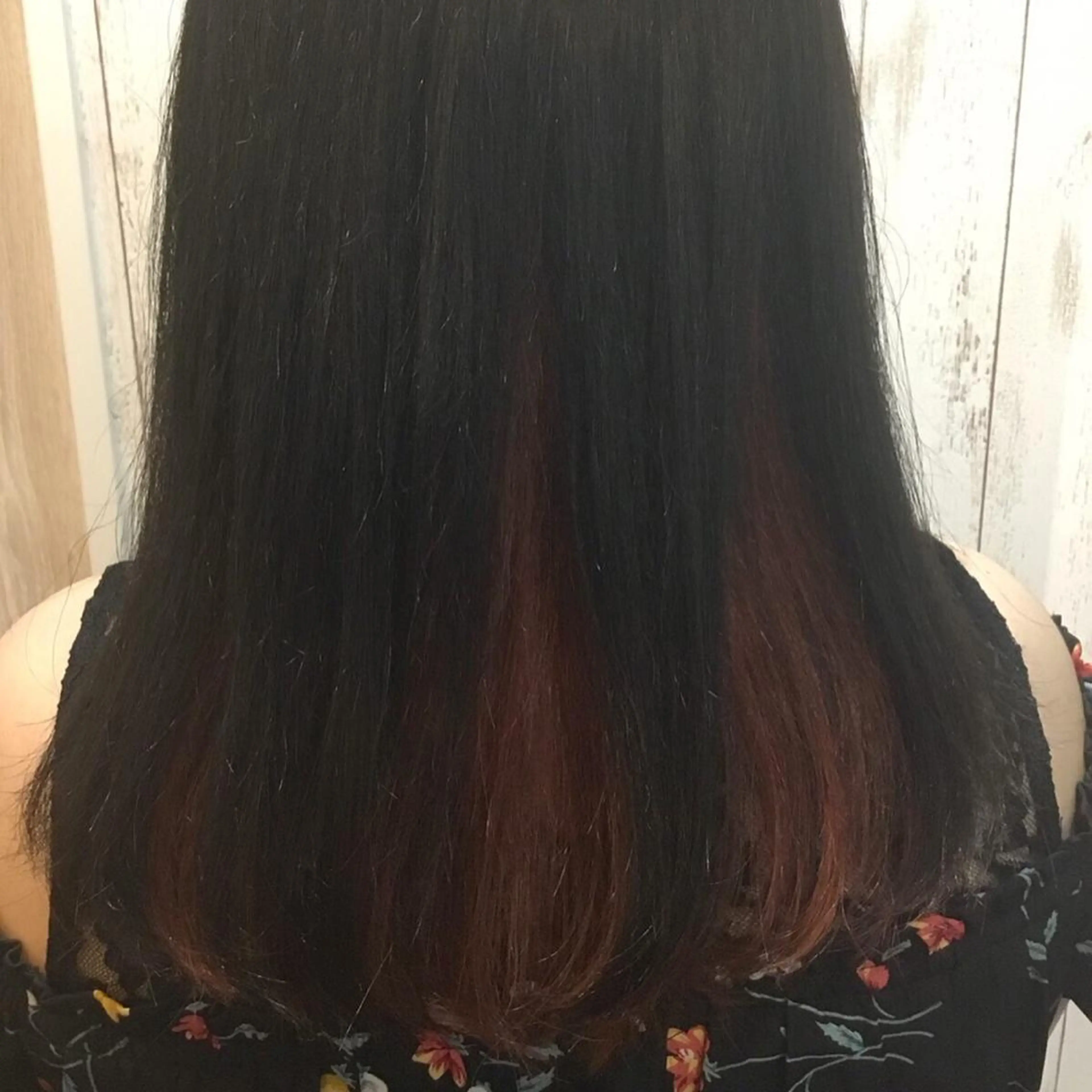 セミロング カラー embrace エンブレイスのヘアスタイル