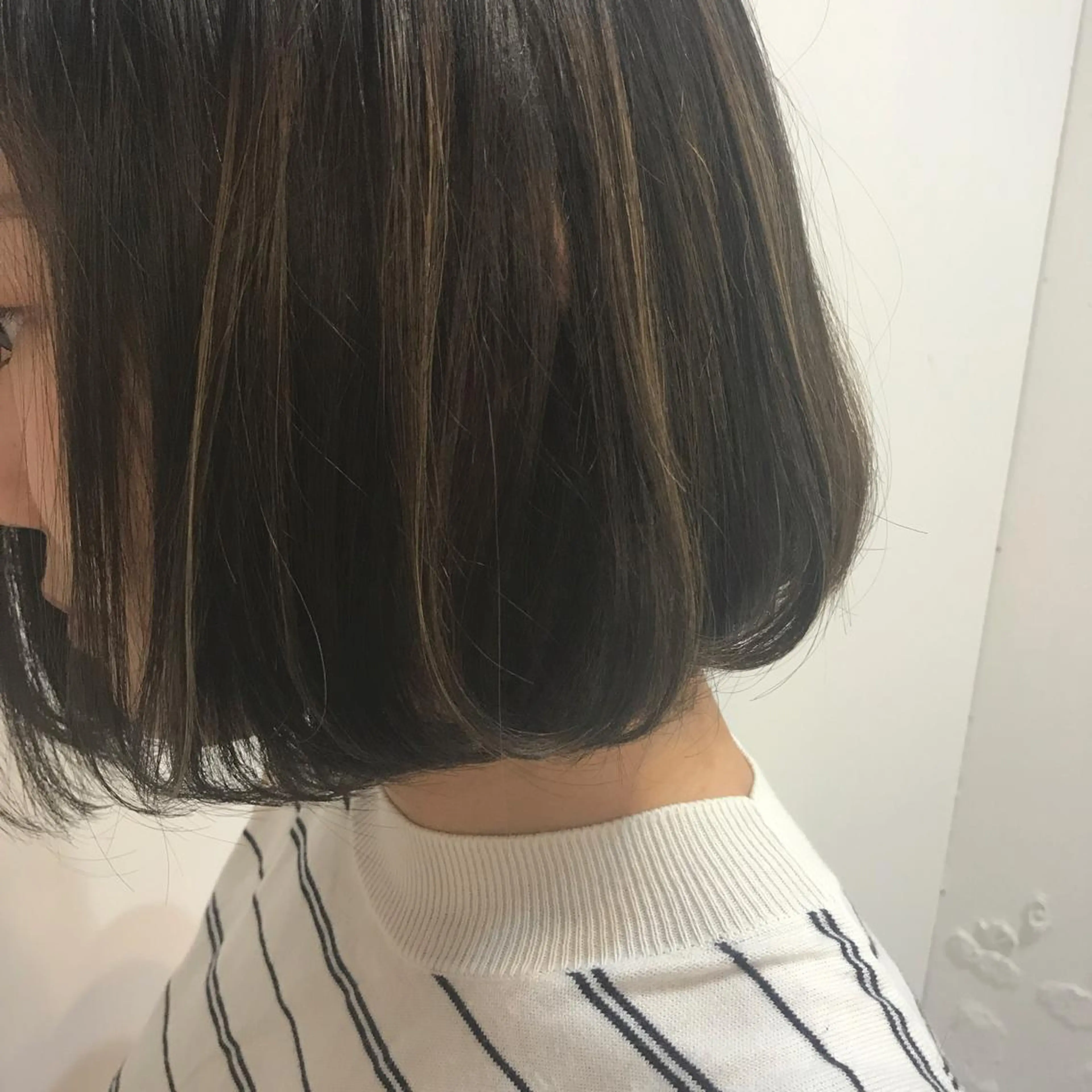 ミディアム カラー アクアカラー 透明感カラー グレージュ ハイライトカラー イルミナカラー ヘアカラー トリートメント ショートカット🍃 岡元瑞貴のヘアスタイル