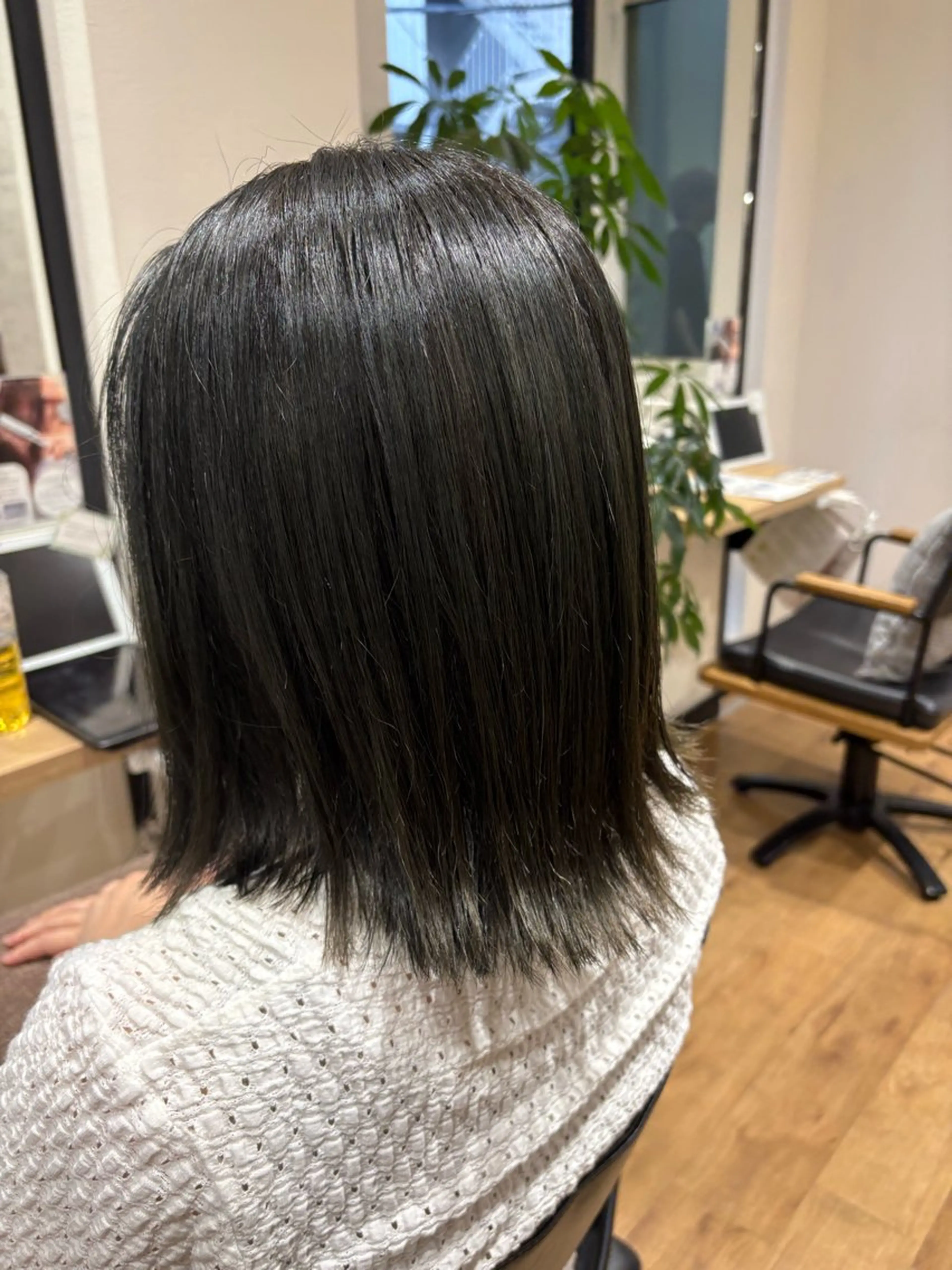 ミディアム カラー アッシュ ヘアカラー トーンダウンが得意 文四郎のヘアスタイル