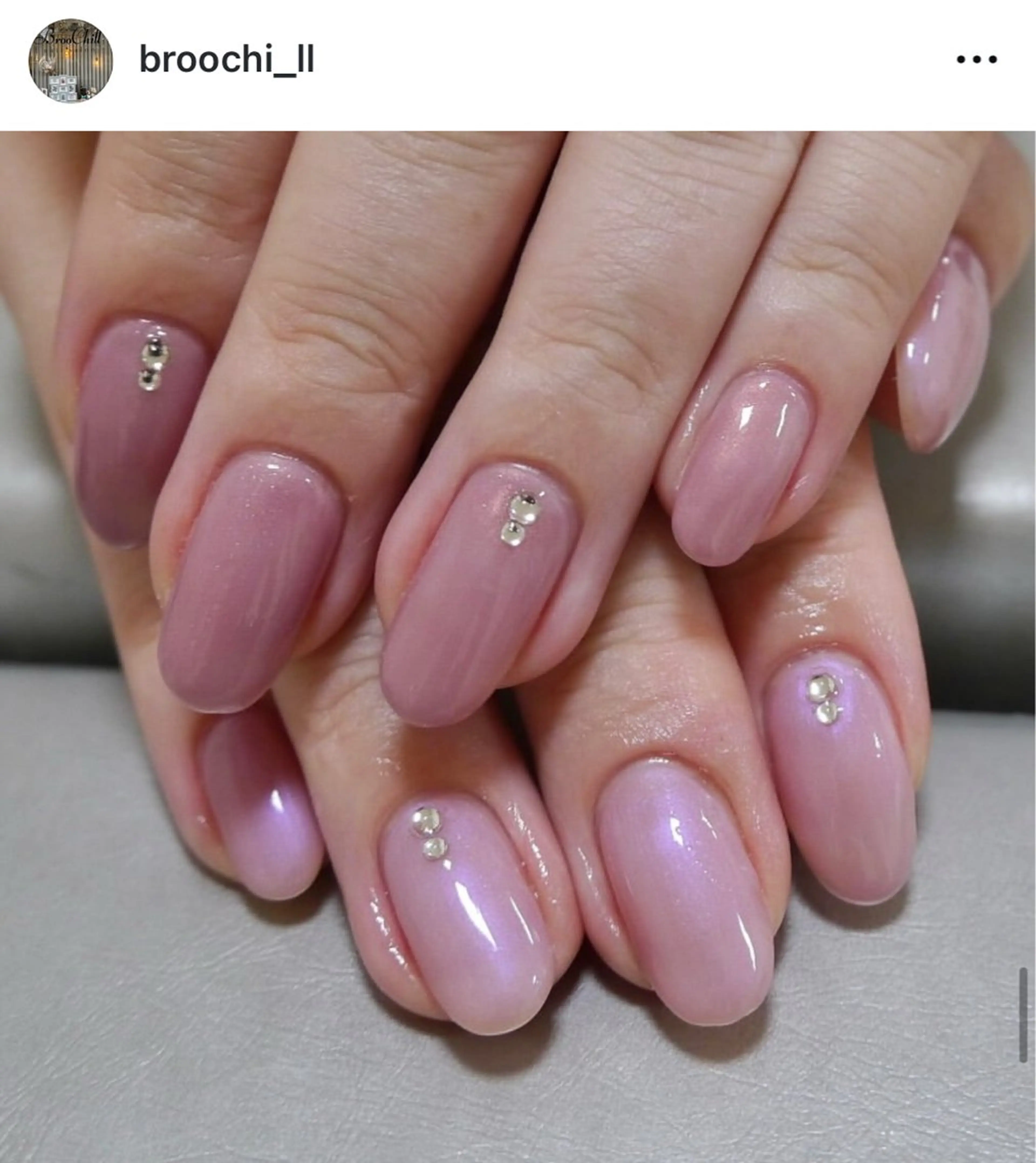 ネイル ストーンネイル BrooChill所属・nail salon BrooChillのネイルデザイン
