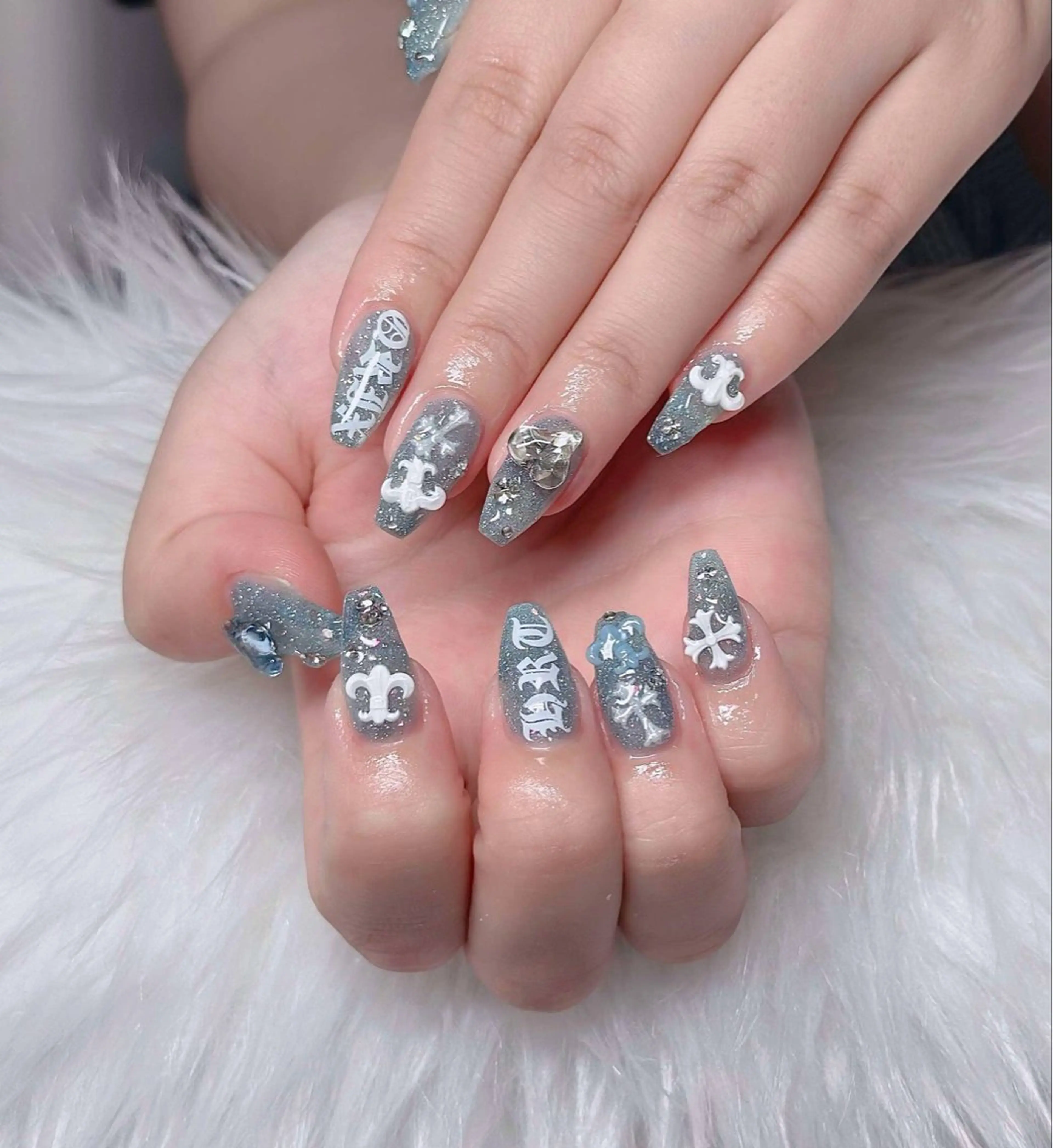 ネイル オーロラネイル フレンチネイル ジェルネイル ハロウィン キラキラネイル ハンドネイル H.baby Nail Salonのネイルデザイン