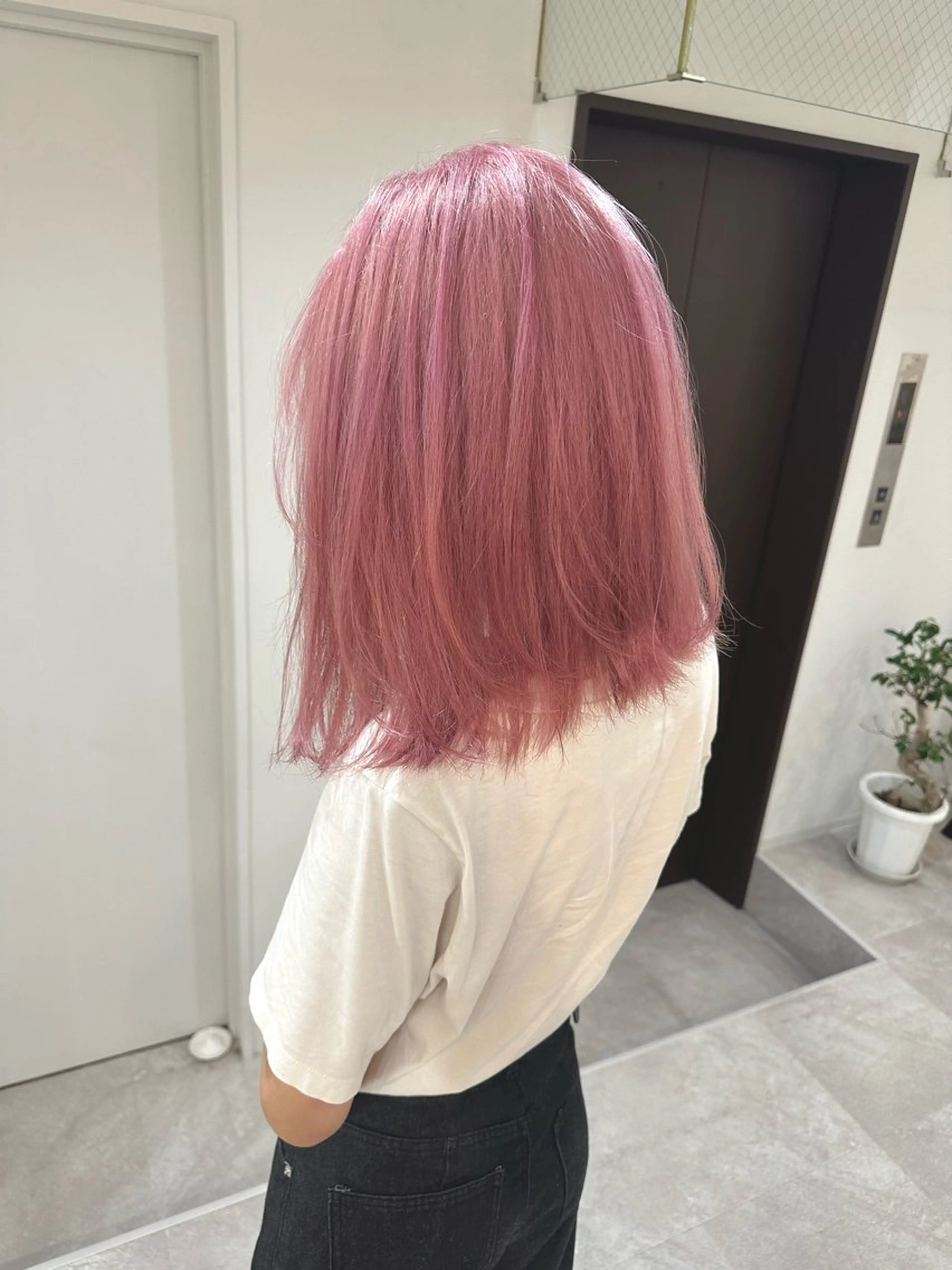 セミロング カラー ヘアアレンジ ブリーチ SALOWIN京都河原町Suite店所属・外国人風レイヤー/ ハイトーンSHUのヘアスタイル
