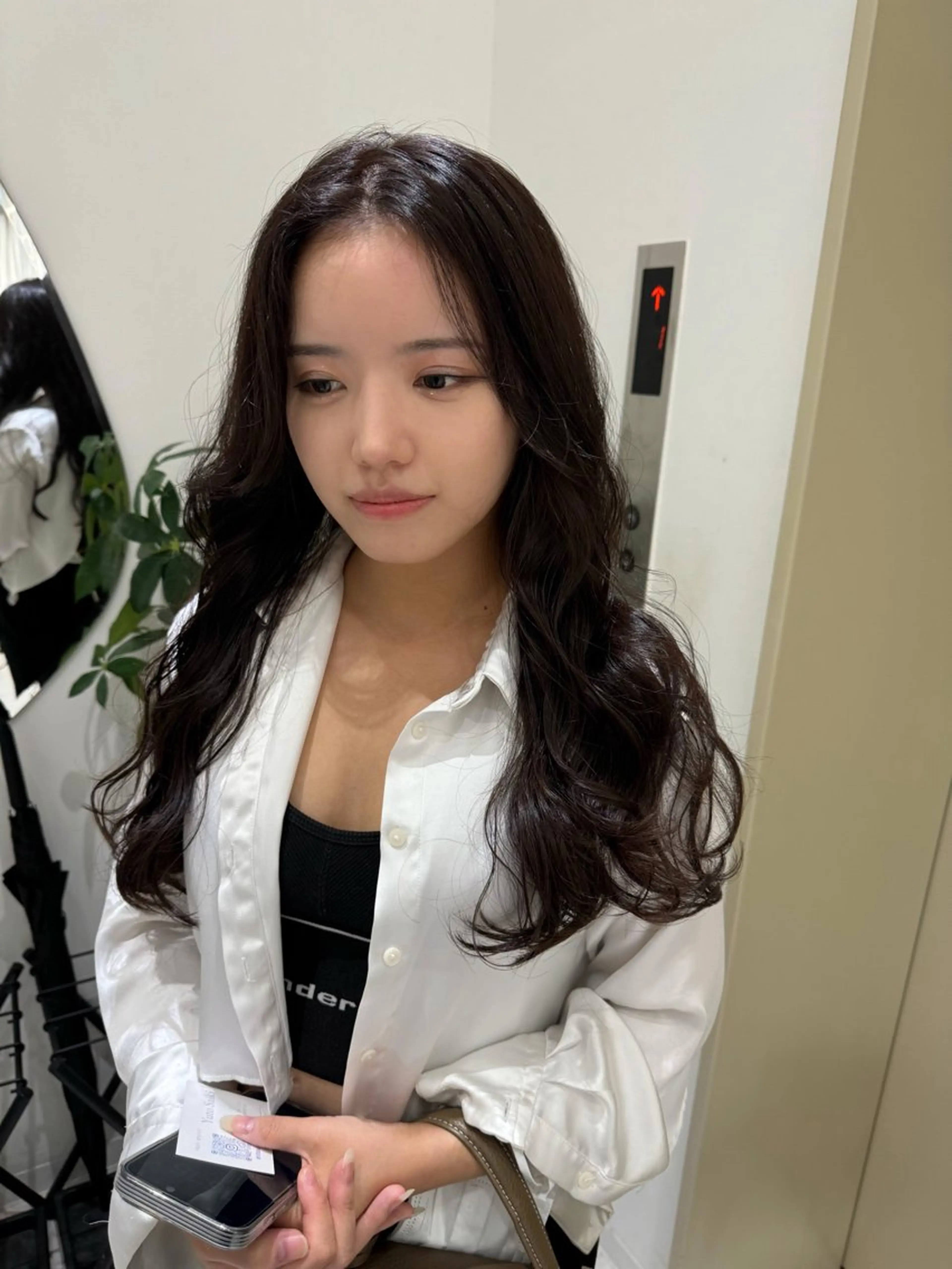 ロング カラー ブラウンカラー ラベンダーカラー カット ヘアカラー トリートメント 透け 艶感カラー 顔周り 齊木 勇人のヘアスタイル