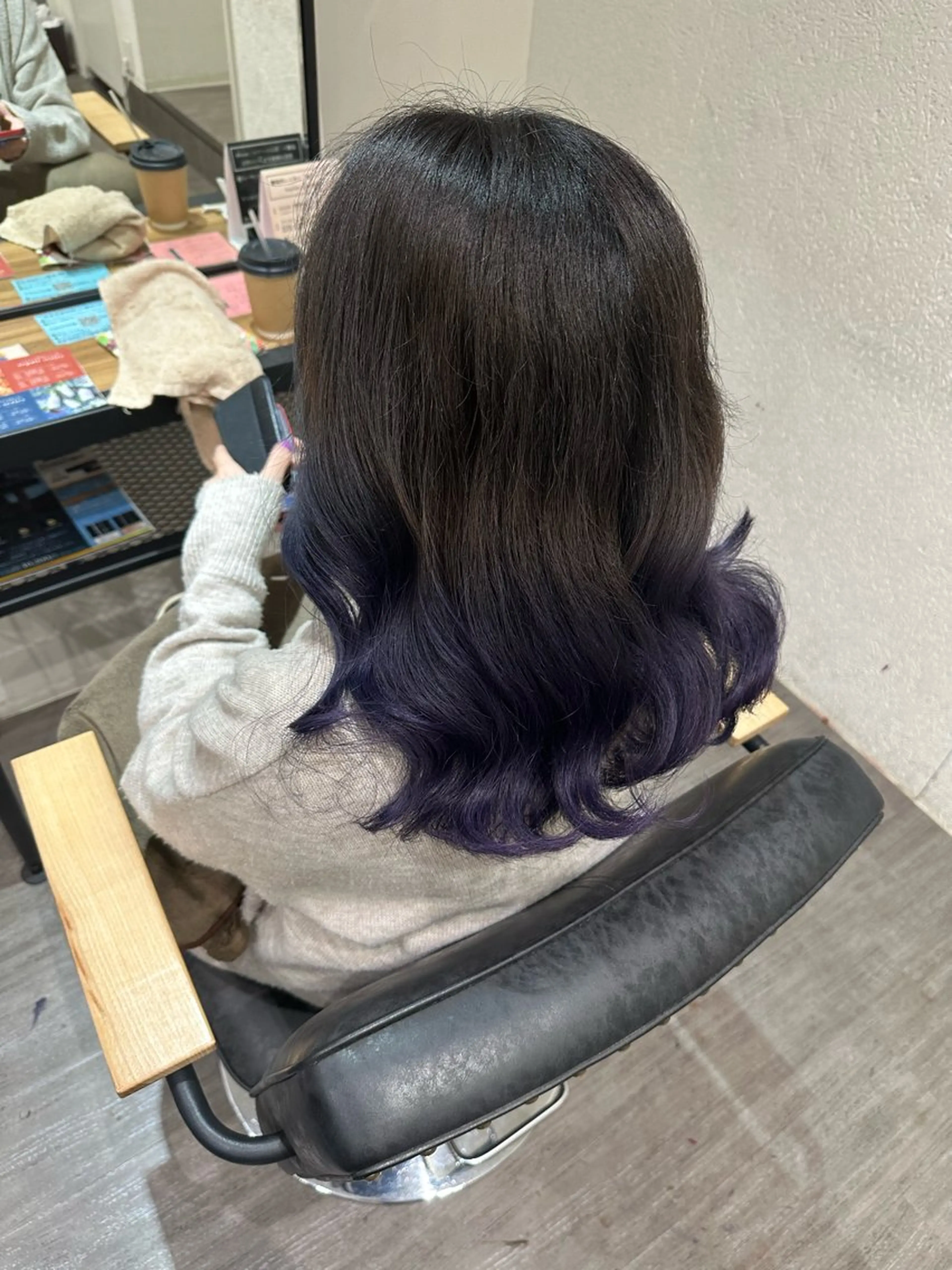 ミディアム カラー ブルーカラー ブルーパープル パープルカラー 上田 紗也のヘアスタイル