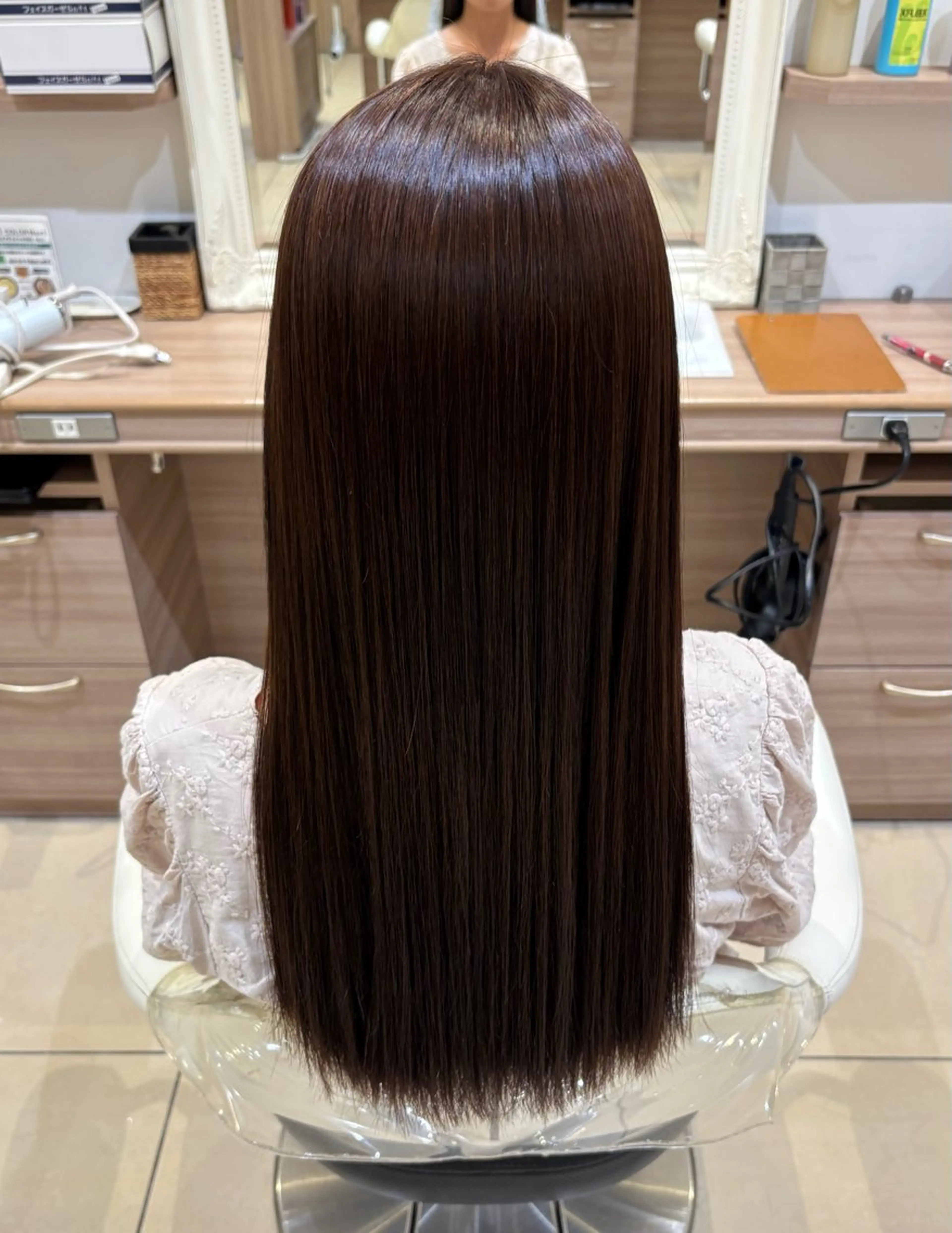 ︎︎︎︎☑︎ うる艶ストレート°・*:.。. 〈𝘴𝘩𝘢𝘮𝘱𝘰𝘰付き〉肩上の写真