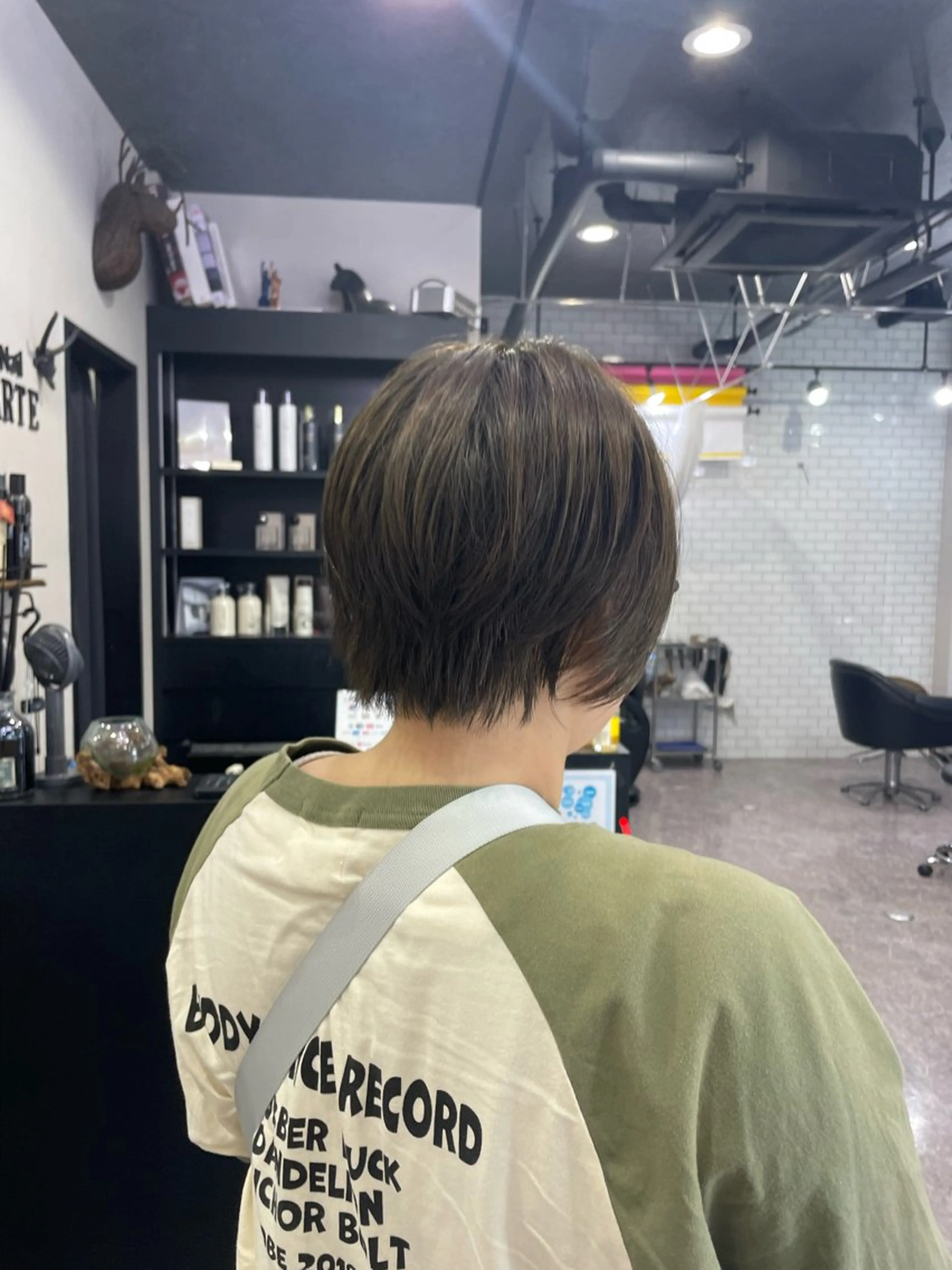 ショート カラー ヘアカラー 友滝 真菜美のヘアスタイル