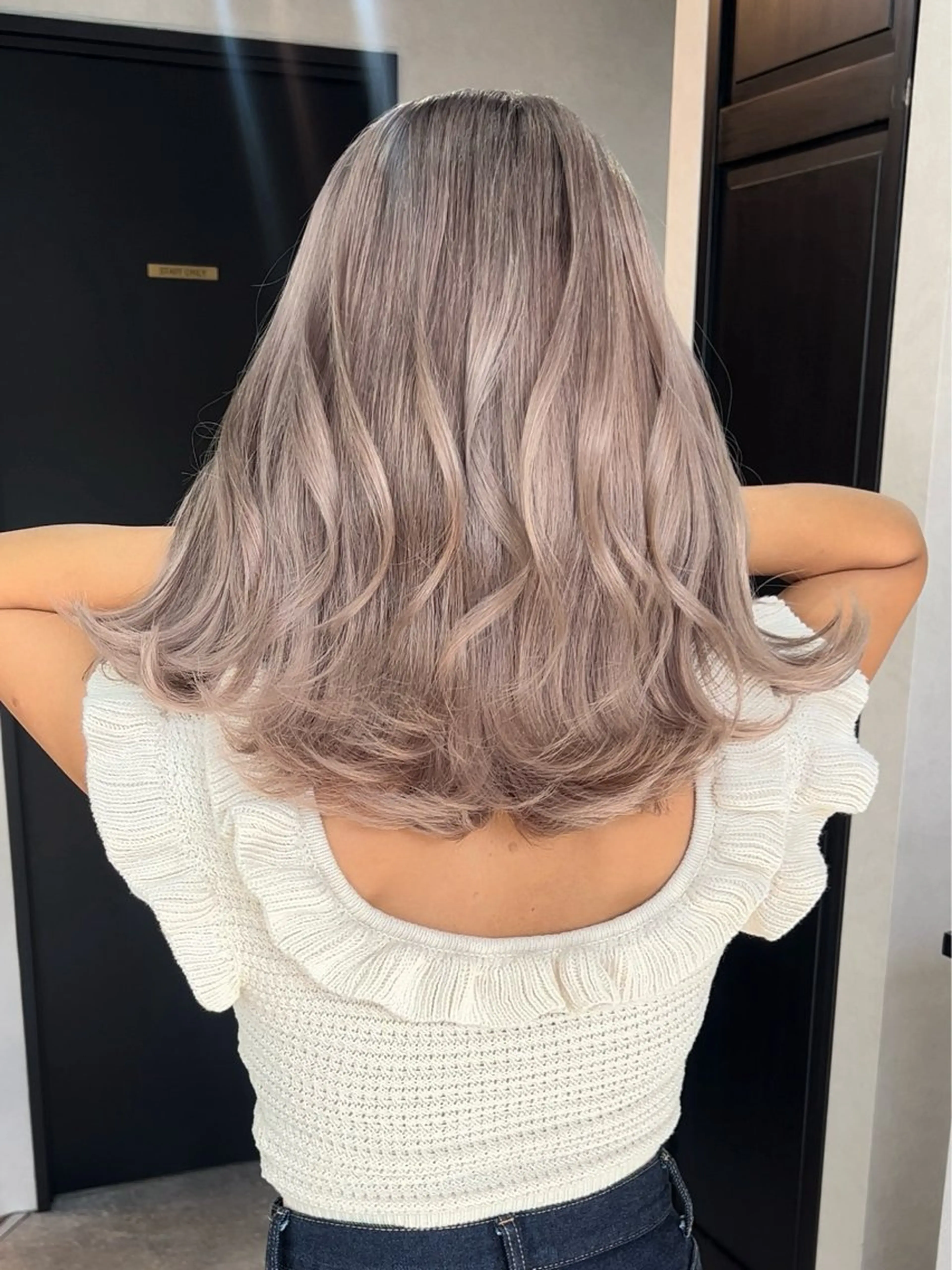 ミディアム Foi by Belle都賀店（フォワ バイ ベル）所属・FoibyBelle ﾌｫﾜﾊﾞｲﾍﾞﾙのヘアスタイル