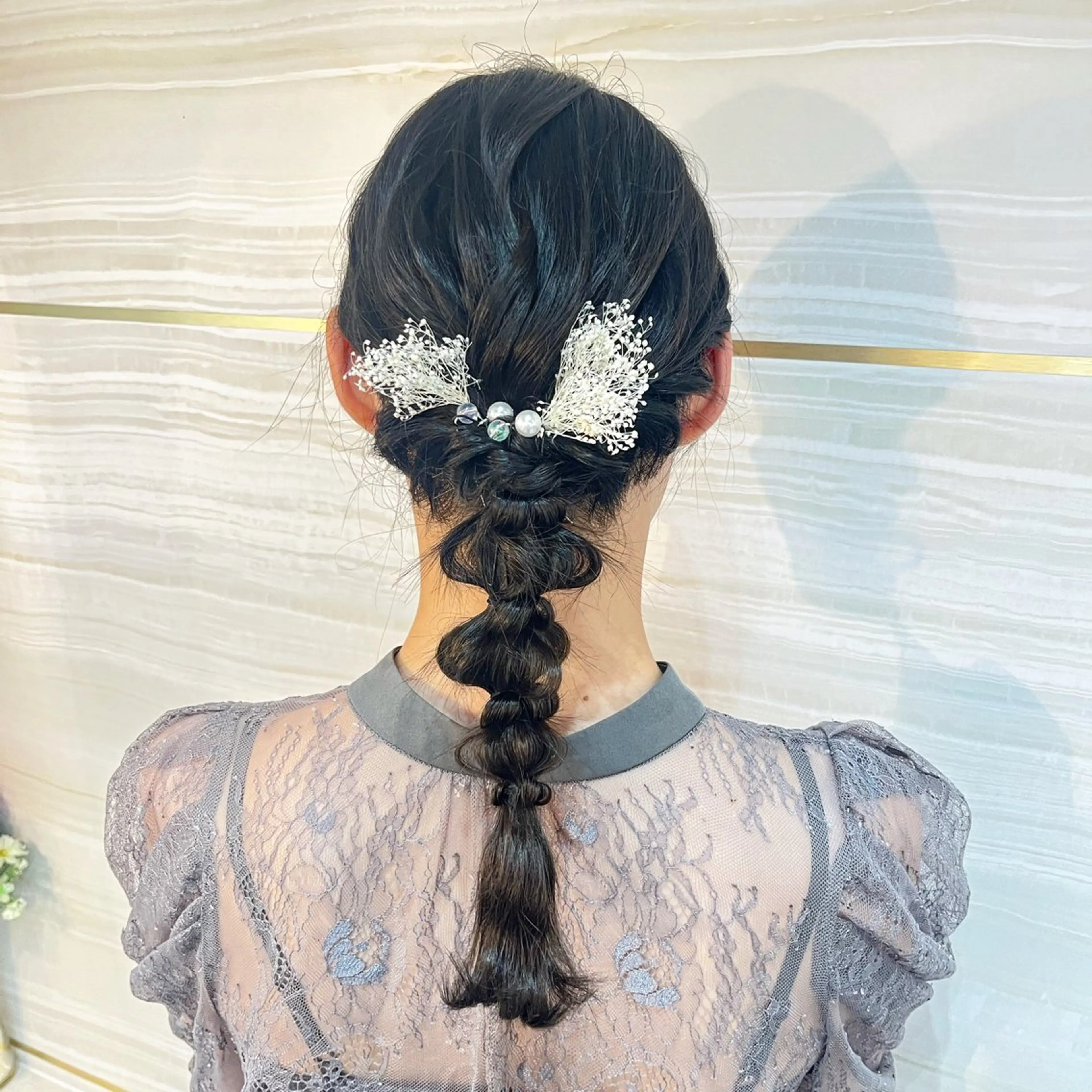 セミロング ヘアアレンジ 結婚式・ブライダル ヘアセット 💙Ami💙 elubylovisのヘアスタイル