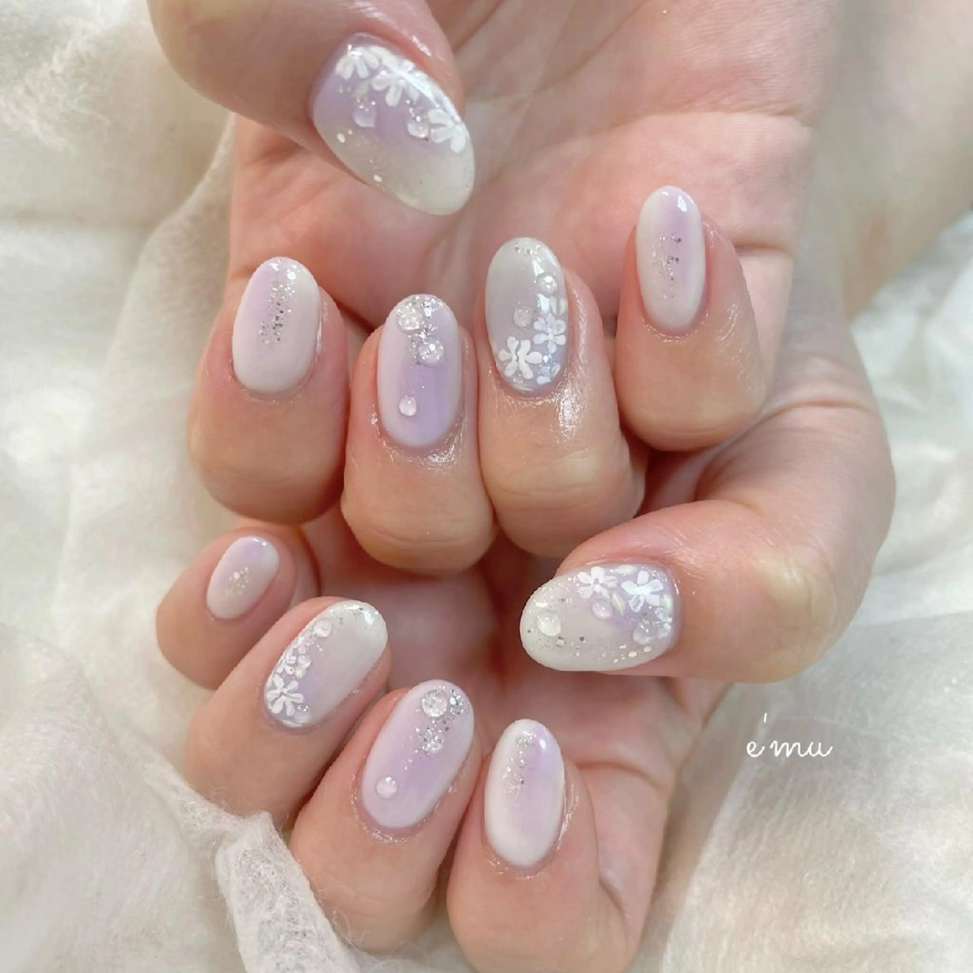ネイル フラワーネイル ニュアンスネイル nail salon e'mu💐のネイルデザイン