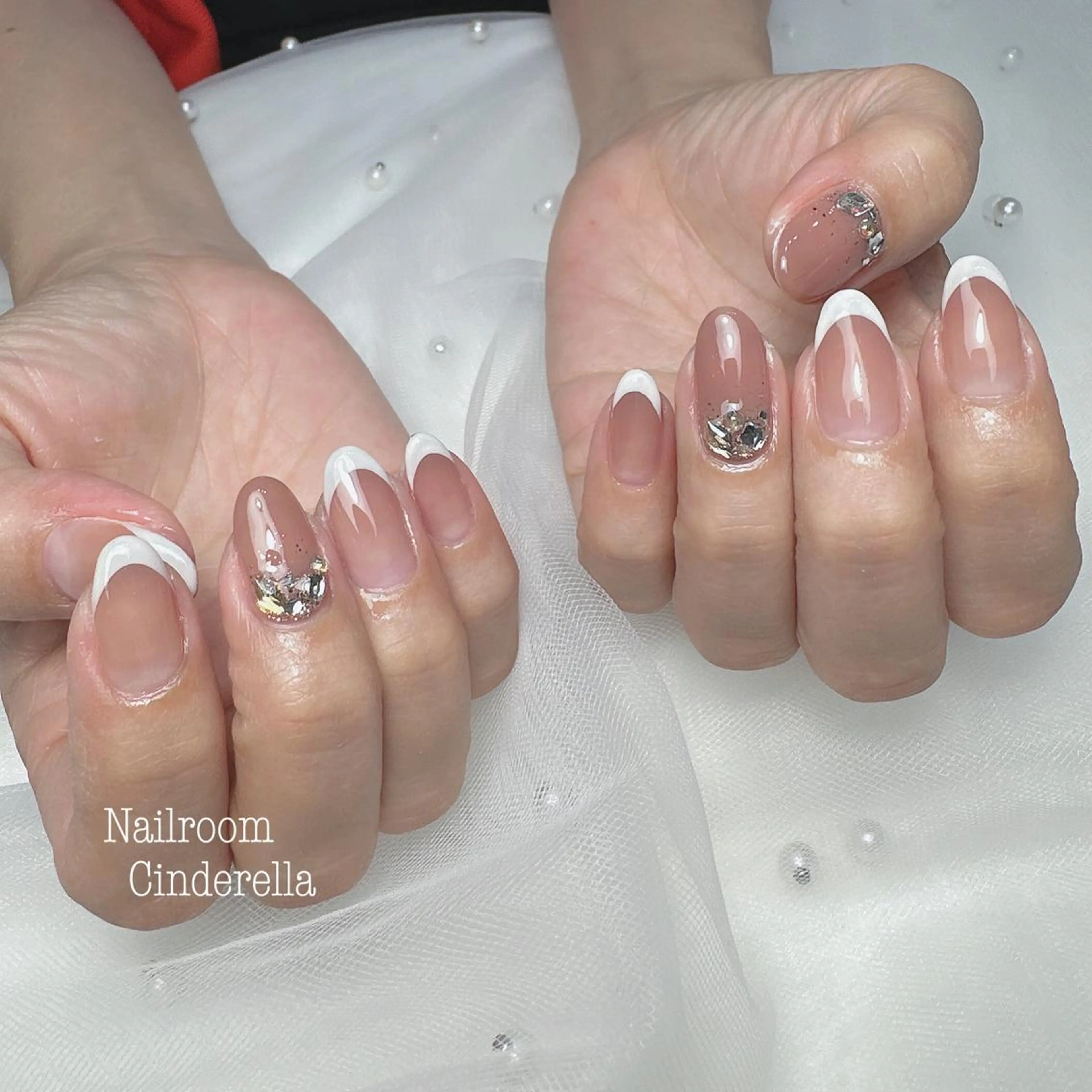 ネイル フレンチネイル ストーンネイル Nailroom. Cinderellaのネイルデザイン