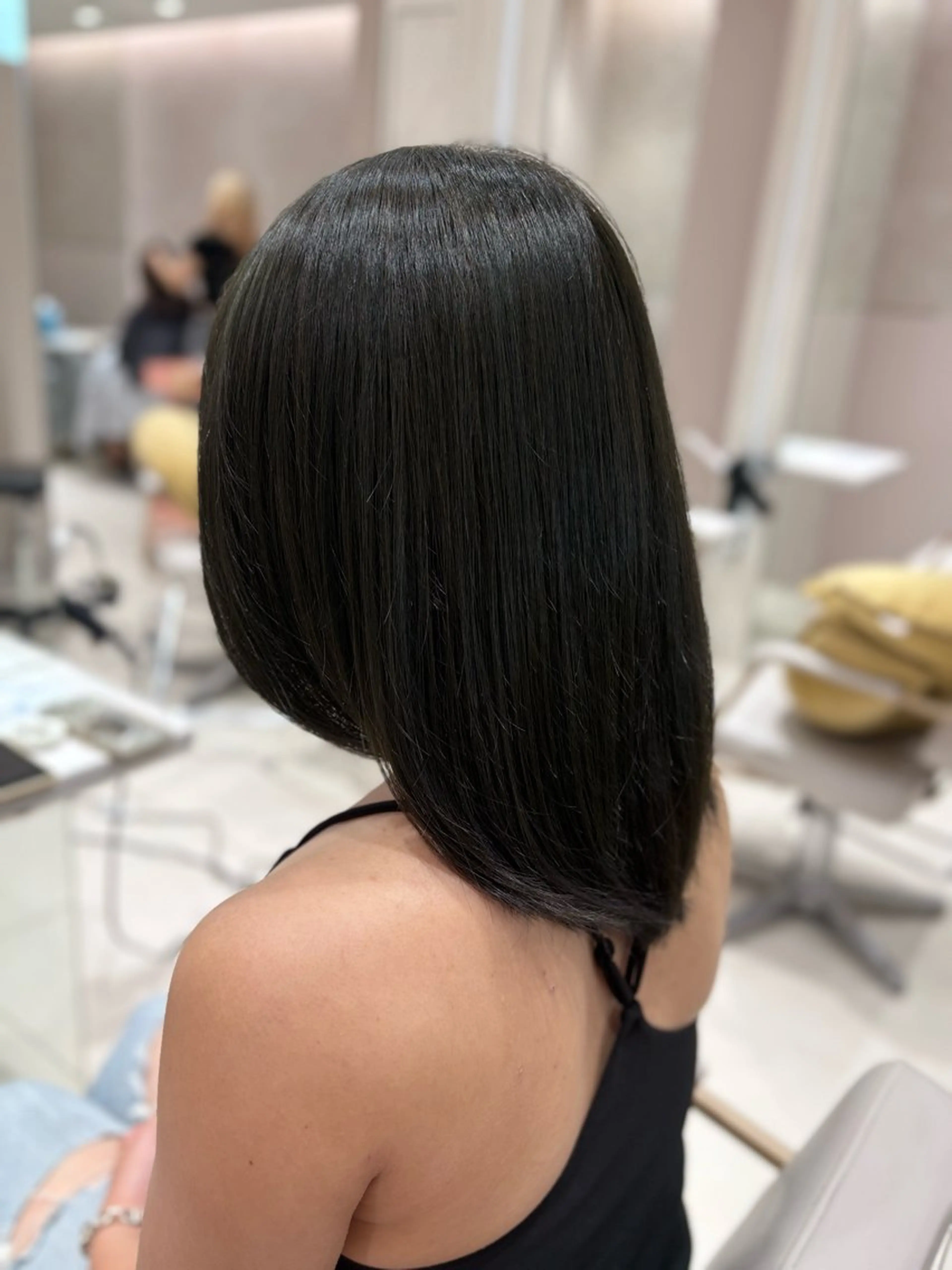 ミディアム ヘアカラー トリートメント ✨韓国風レイヤー/ くびれ巻き🖤　りくのヘアスタイル