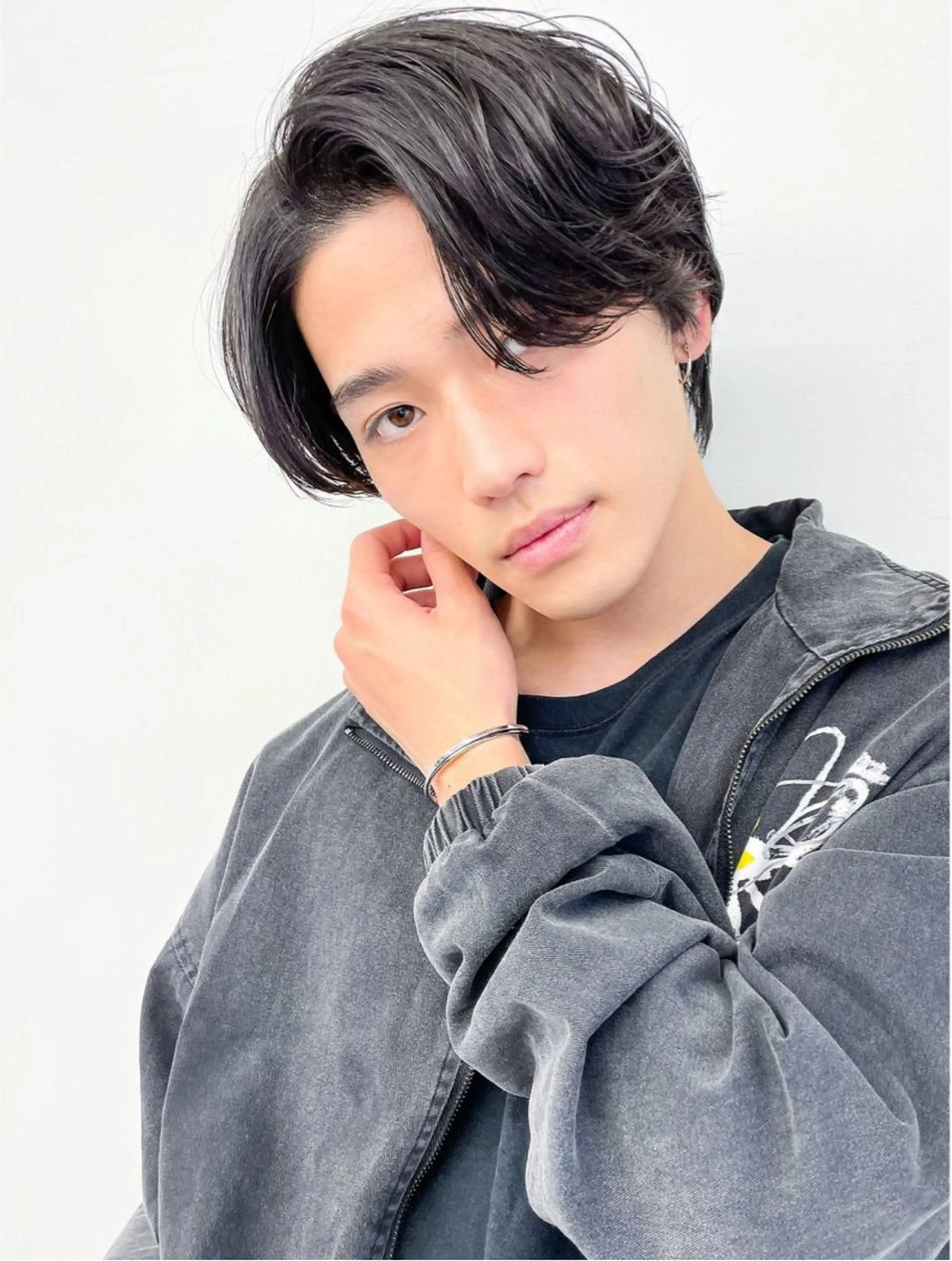 ショート メンズ センターパート メンズパーマ ツーブロック カット パーマ 加藤 いくみのヘアスタイル