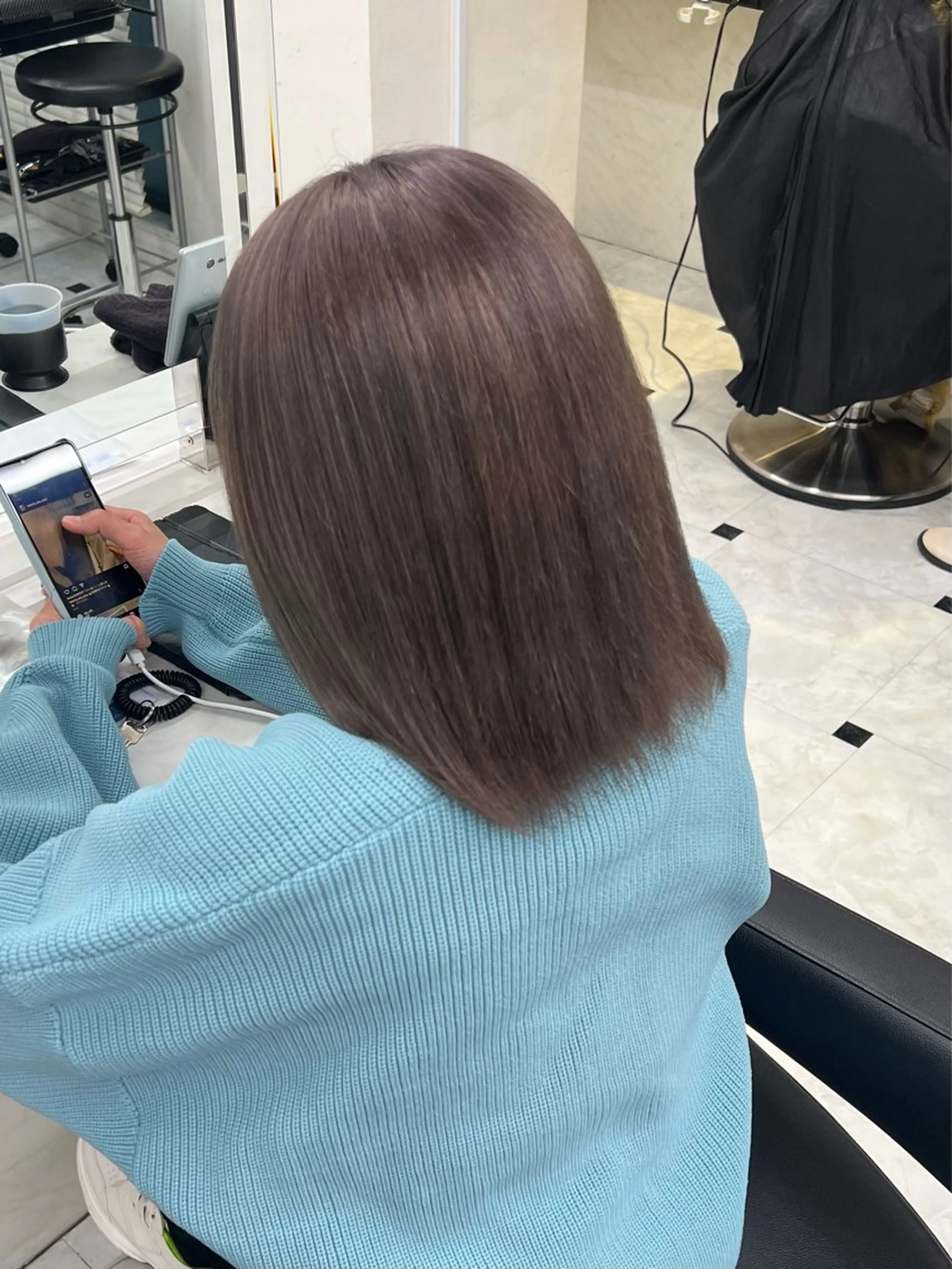 セミロング カラー ヘアアレンジ ヘアカラー 🍒透明感カラー🌨 🥕ハイトーンカラーのヘアスタイル