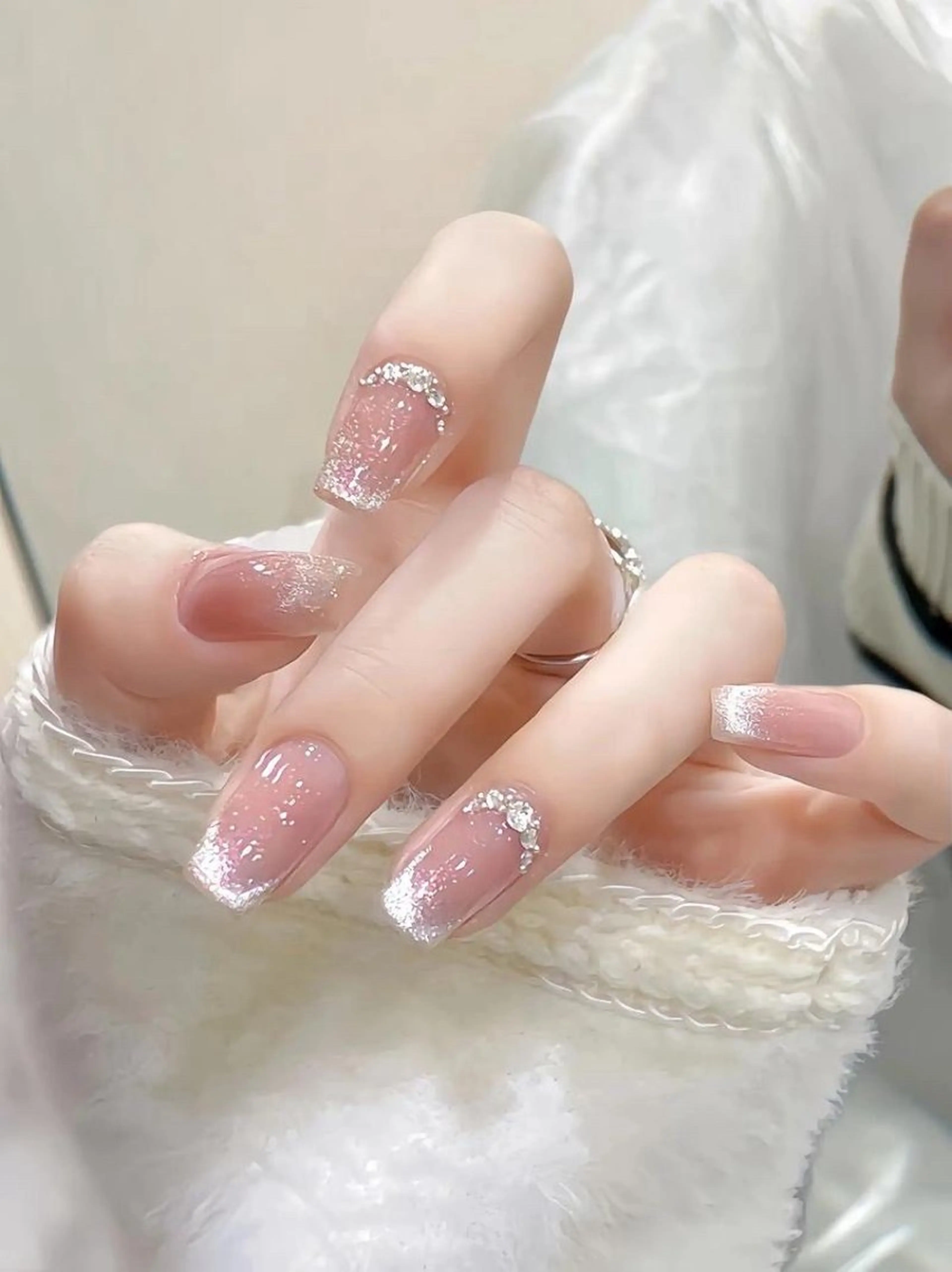 ネイル 長さ出し フレンチネイル キラキラネイル 韓国ネイル マグネットネイル ハンドネイル ハンドケア Laule’a Nail新宿所属・ミナ🌈 Laule'aのネイルデザイン