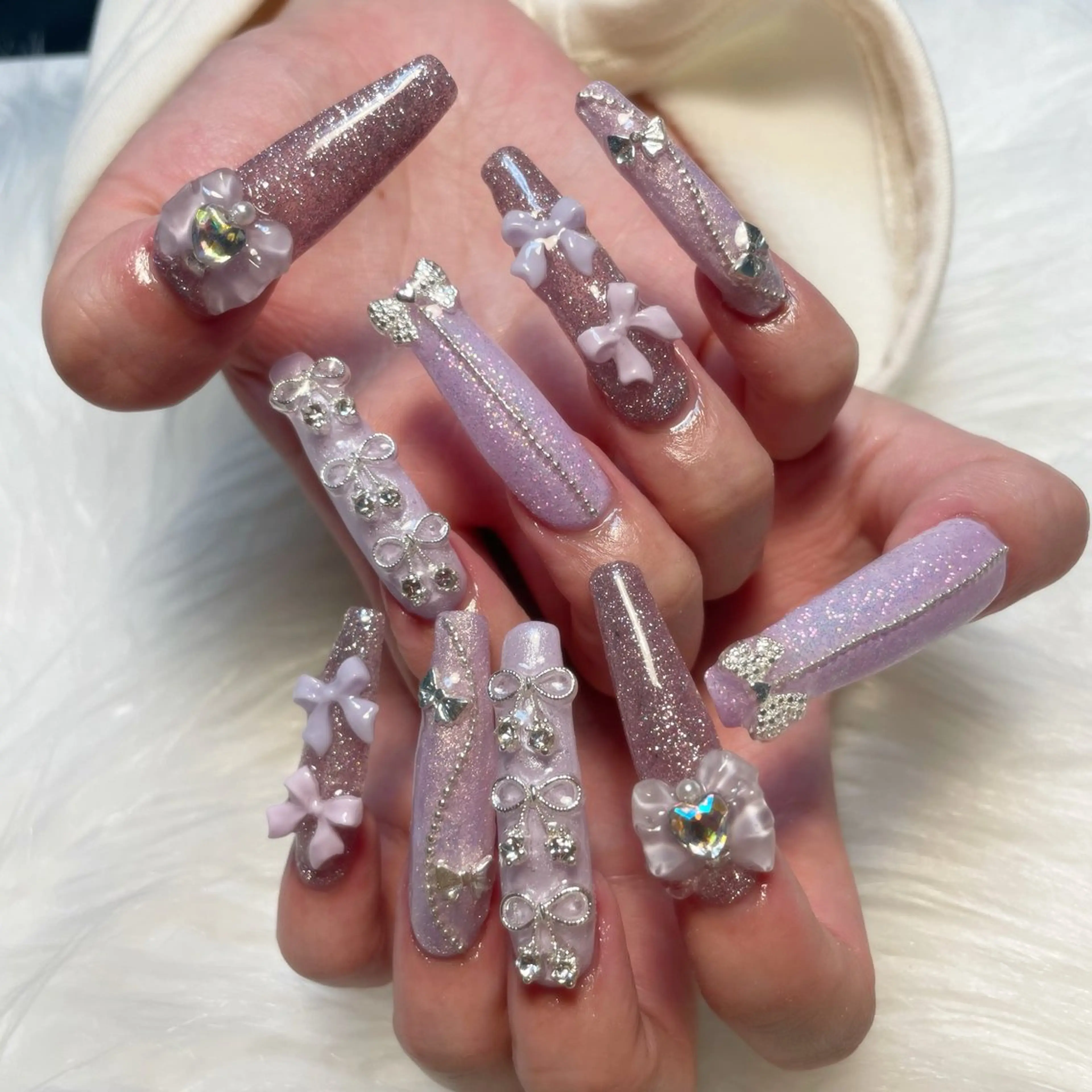 ネイル ハンドネイル ゴテゴテ💙ワンホン リオナのネイルデザイン