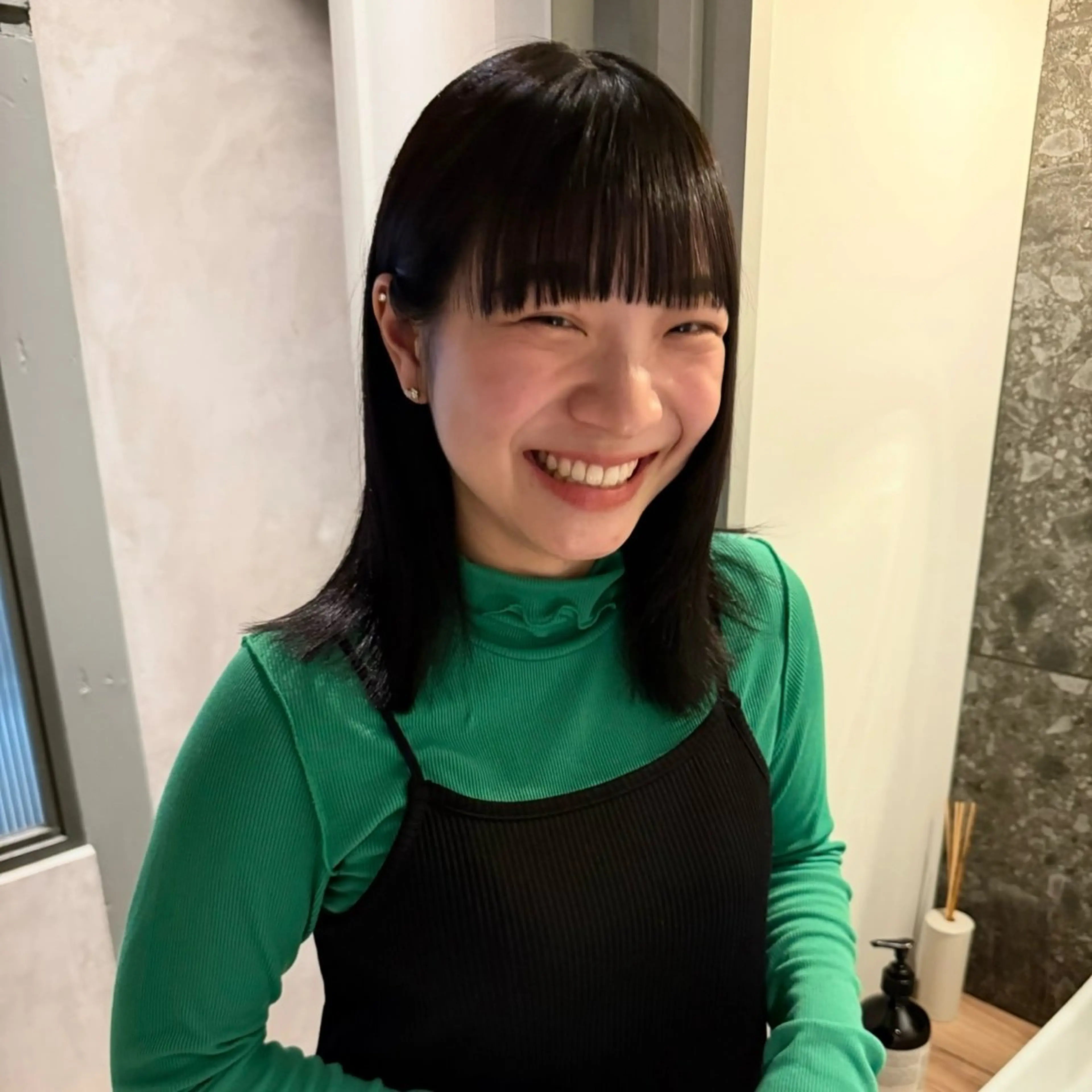 ミディアム beni yumikoのヘアスタイル